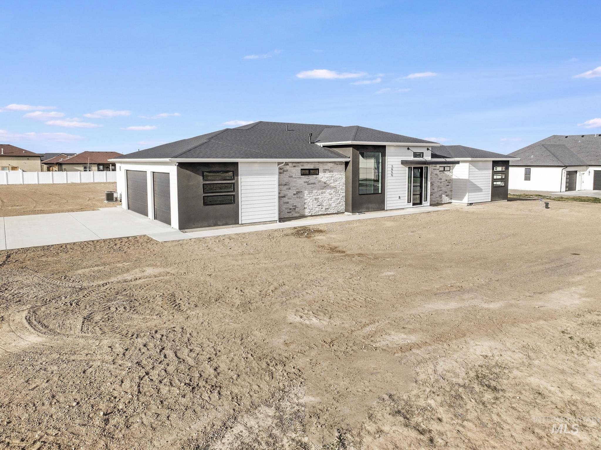 3859 N 3570 E, Kimberly, Idaho 83341, 4 Bedrooms, 2.5 Bathrooms, Residential For Sale, Price $949,900,MLS 98969581