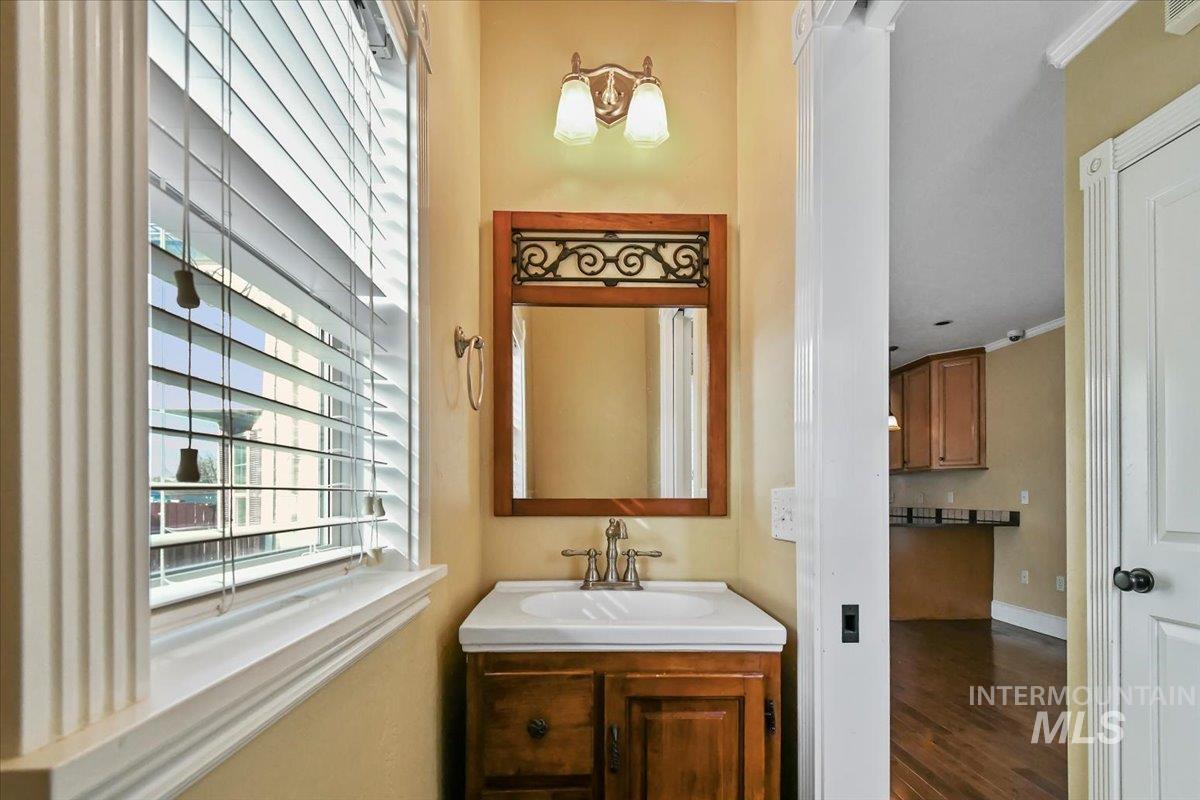 520 N 16th Ave, Nampa, Idaho 83687, 3 Bedrooms, 3 Bathrooms, Residential For Sale, Price $487,000,MLS 98969582