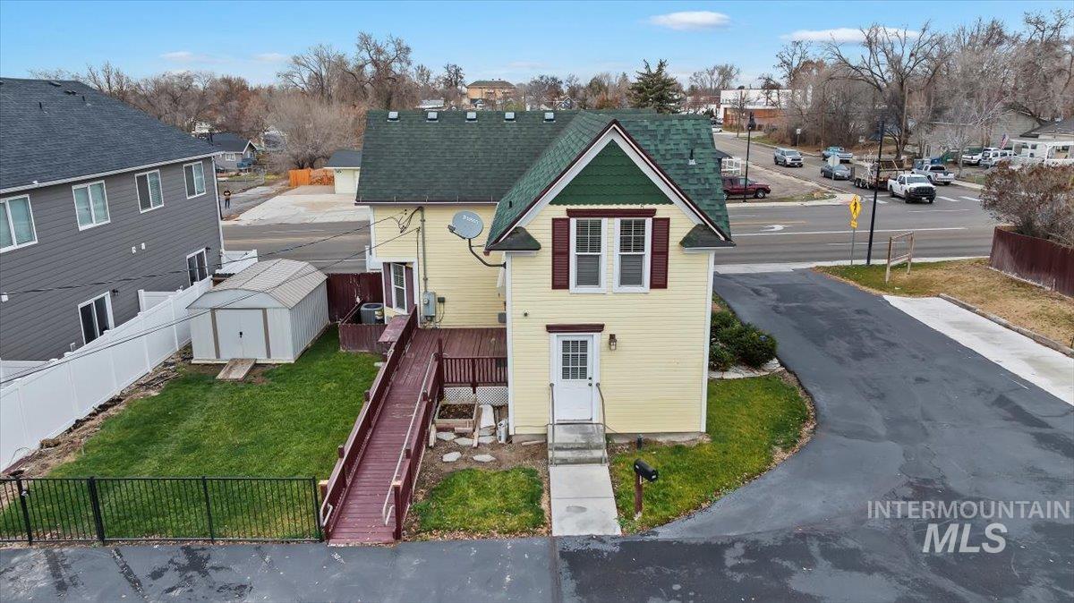 520 N 16th Ave, Nampa, Idaho 83687, 3 Bedrooms, 3 Bathrooms, Residential For Sale, Price $487,000,MLS 98969582