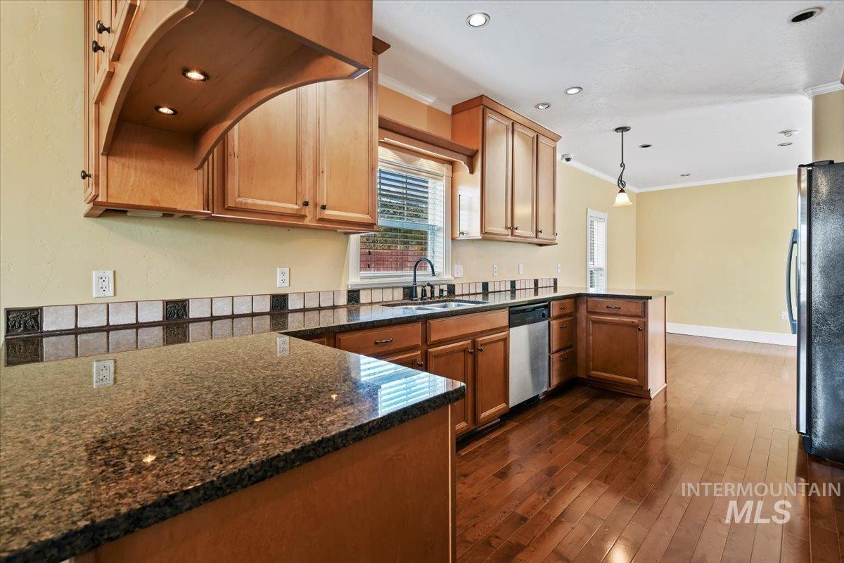 520 N 16th Ave, Nampa, Idaho 83687, 3 Bedrooms, 3 Bathrooms, Residential For Sale, Price $487,000,MLS 98969582