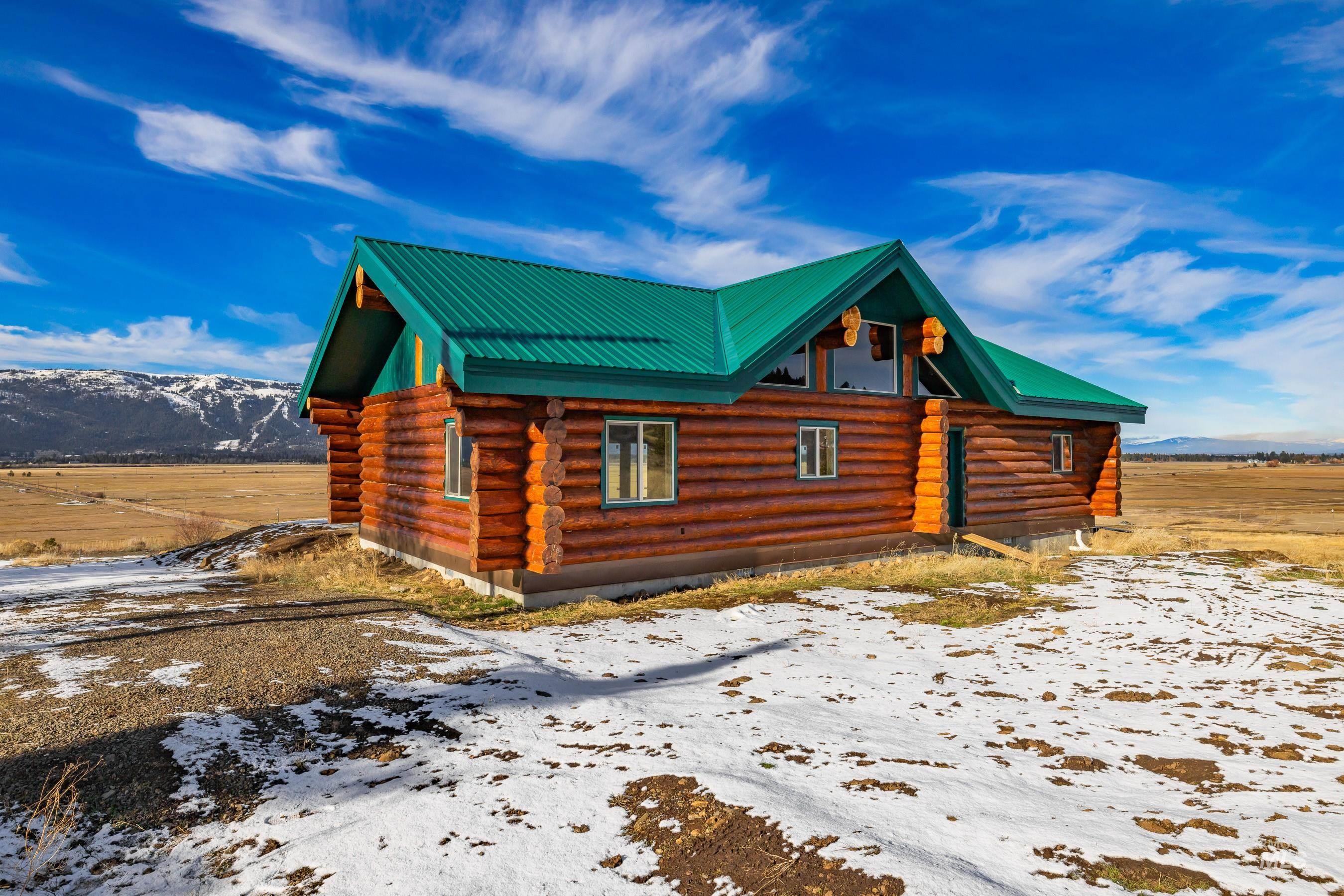 12594 Takeuchi Dr, Donnelly, Idaho 83615, 2 Bedrooms, 2 Bathrooms, Residential For Sale, Price $699,000,MLS 98969584