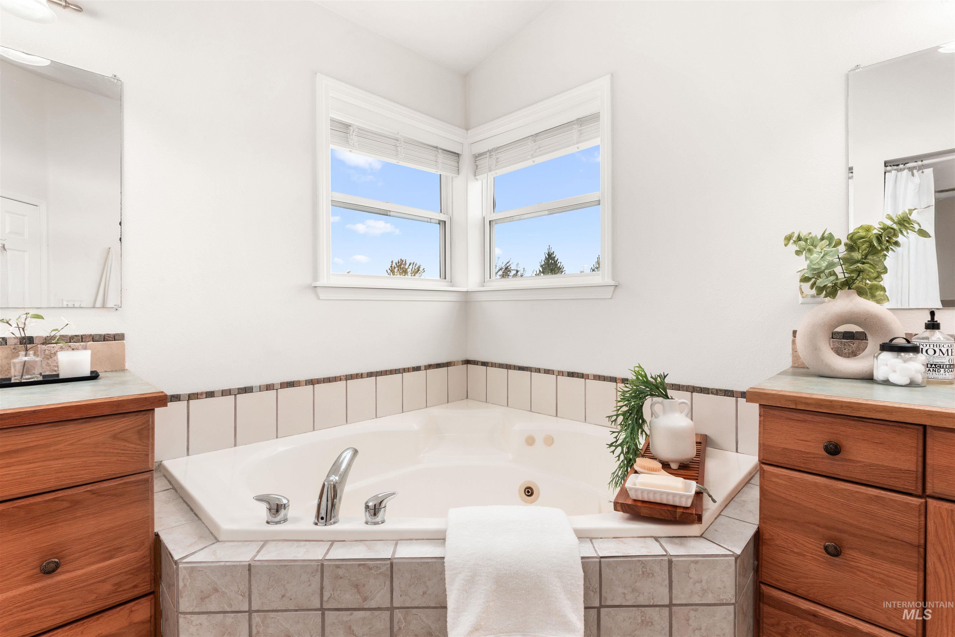 728 N Apricot Pl, Nampa, Idaho 83687, 4 Bedrooms, 2.5 Bathrooms, Residential For Sale, Price $569,900, 98969589