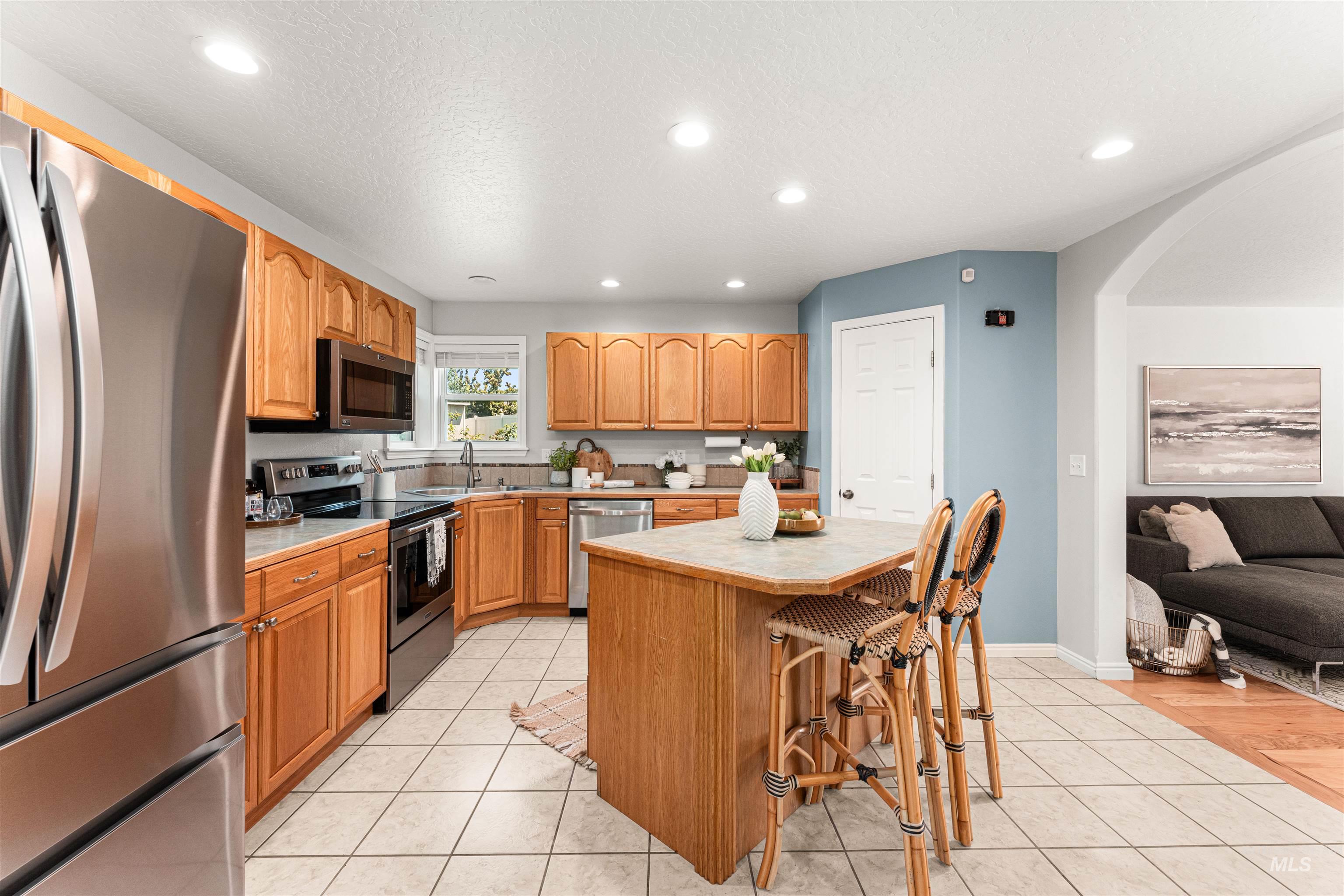 728 N Apricot Pl, Nampa, Idaho 83687, 4 Bedrooms, 2.5 Bathrooms, Residential For Sale, Price $569,900, 98969589