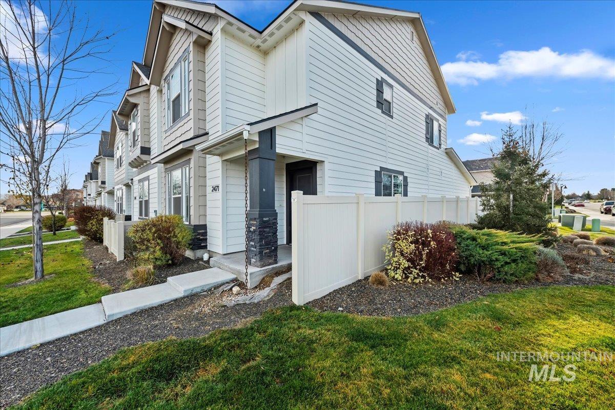 View of home's exterior