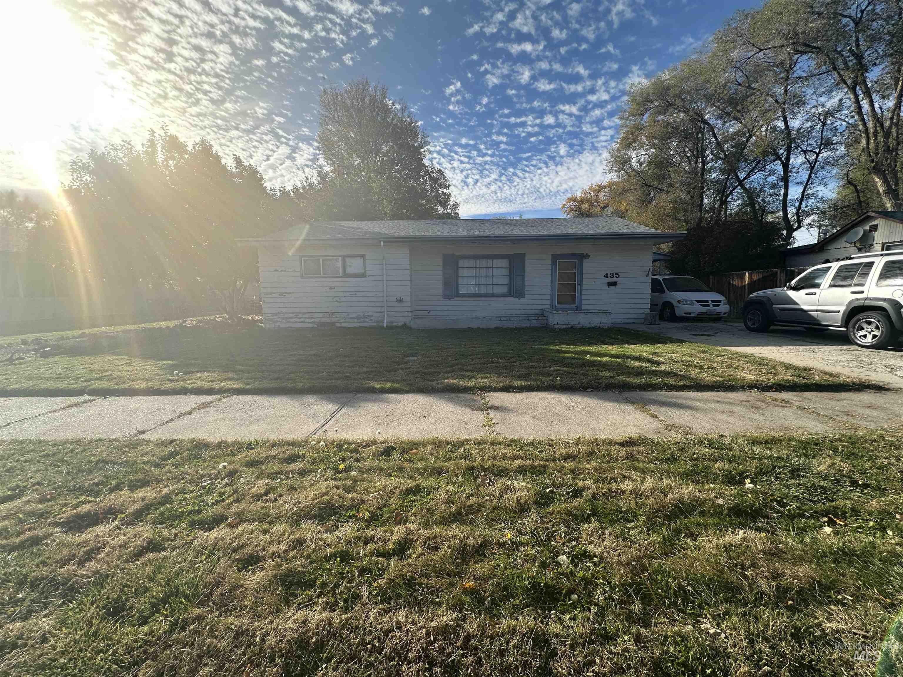 435 S 10th E, Mountain Home, Idaho 83647, 3 Bedrooms, 1.5 Bathrooms, Residential For Sale, Price $256,000, 98969604