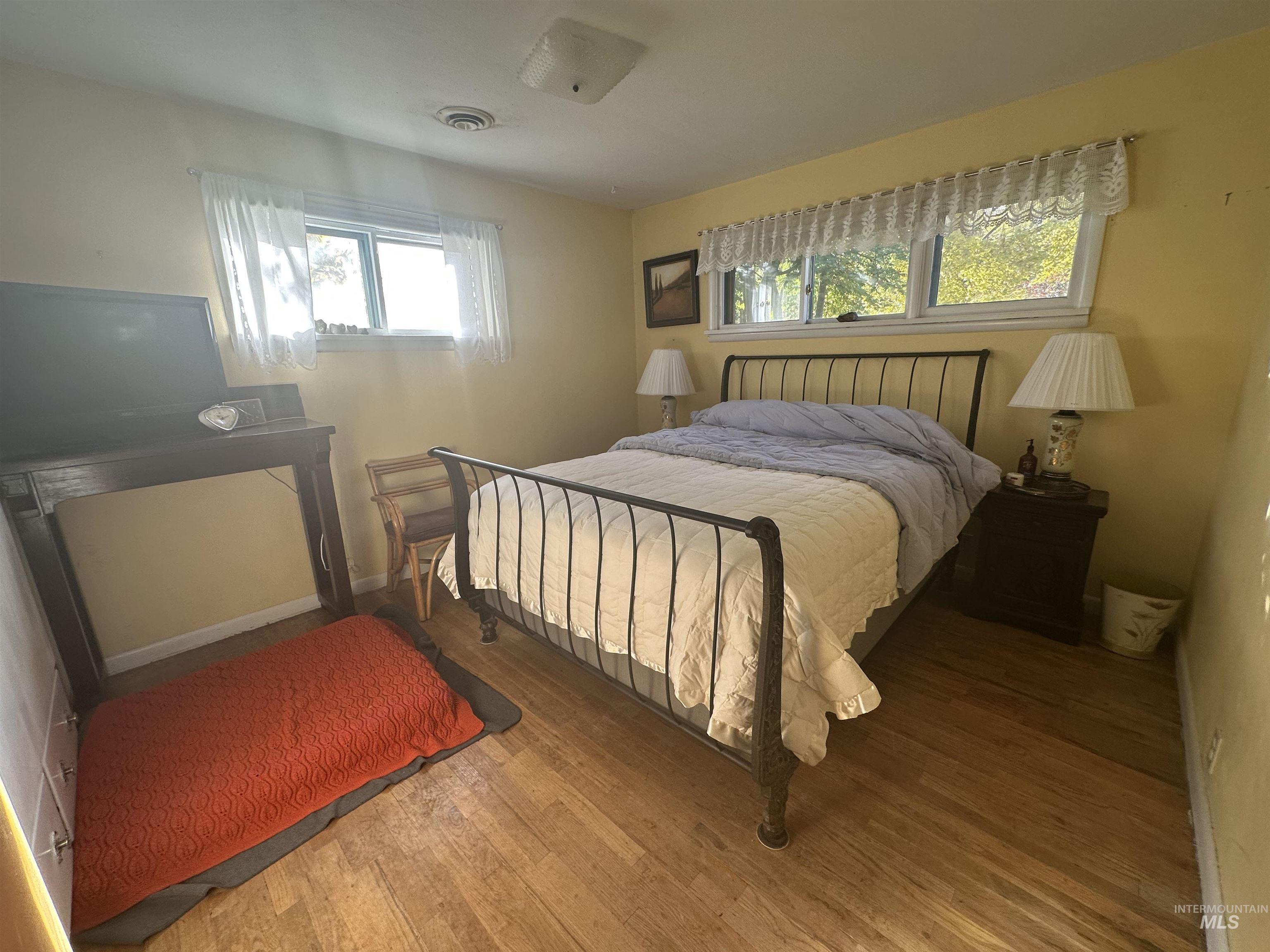 435 S 10th E, Mountain Home, Idaho 83647, 3 Bedrooms, 1.5 Bathrooms, Residential For Sale, Price $256,000, 98969604