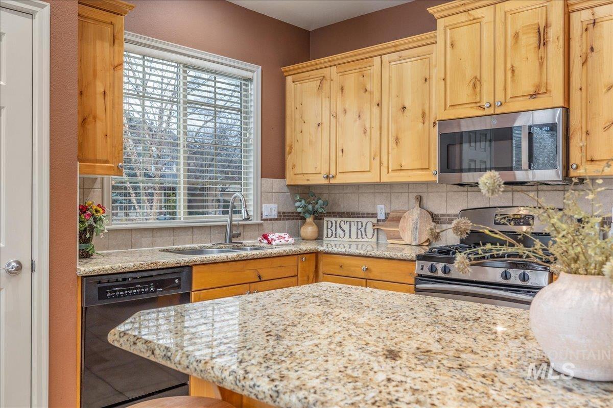 1300 W Barrymore Dr, Meridian, Idaho 83646-3925, 3 Bedrooms, 2 Bathrooms, Residential For Sale, Price $585,000, 98969608