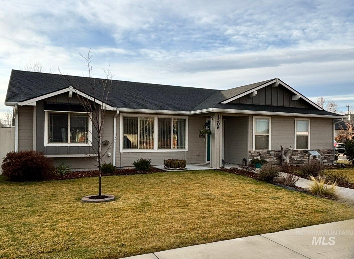 1506 Cottonwood Dr, Fruitland, Idaho 83619, 4 Bedrooms, 2 Bathrooms, Residential For Sale, Price $459,900,MLS 98969609