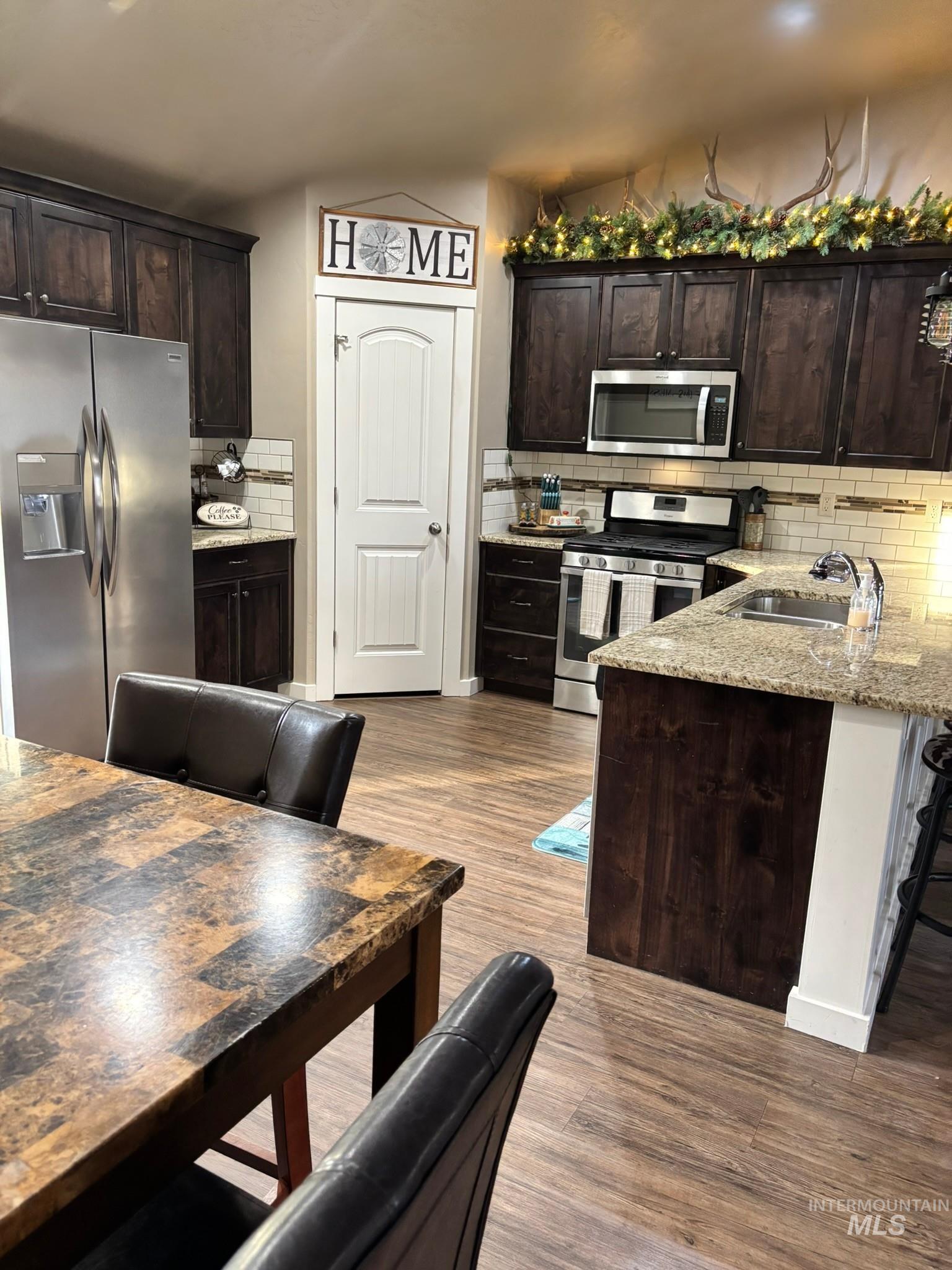 1506 Cottonwood Dr, Fruitland, Idaho 83619, 4 Bedrooms, 2 Bathrooms, Residential For Sale, Price $459,900,MLS 98969609