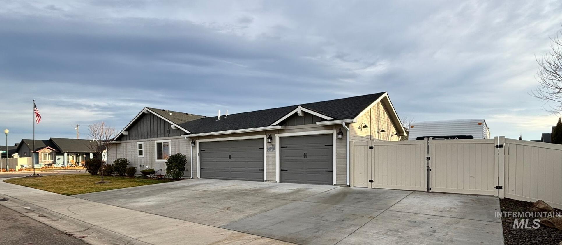 1506 Cottonwood Dr, Fruitland, Idaho 83619, 4 Bedrooms, 2 Bathrooms, Residential For Sale, Price $459,900,MLS 98969609