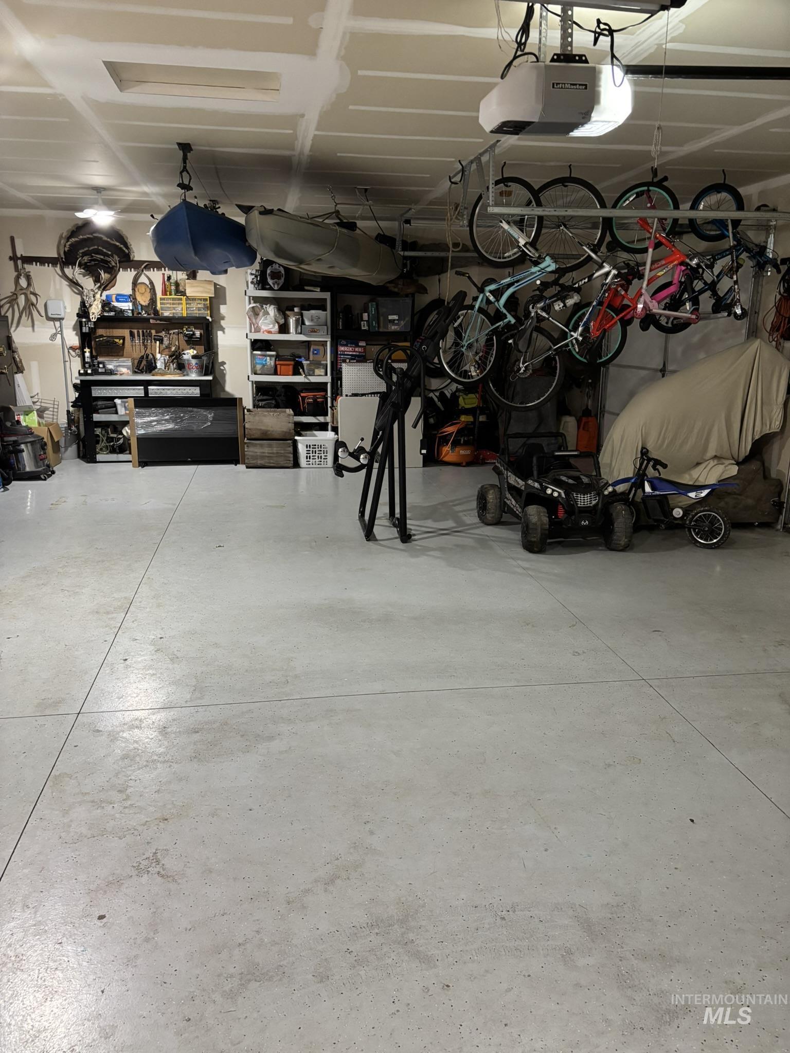 1506 Cottonwood Dr, Fruitland, Idaho 83619, 4 Bedrooms, 2 Bathrooms, Residential For Sale, Price $459,900,MLS 98969609