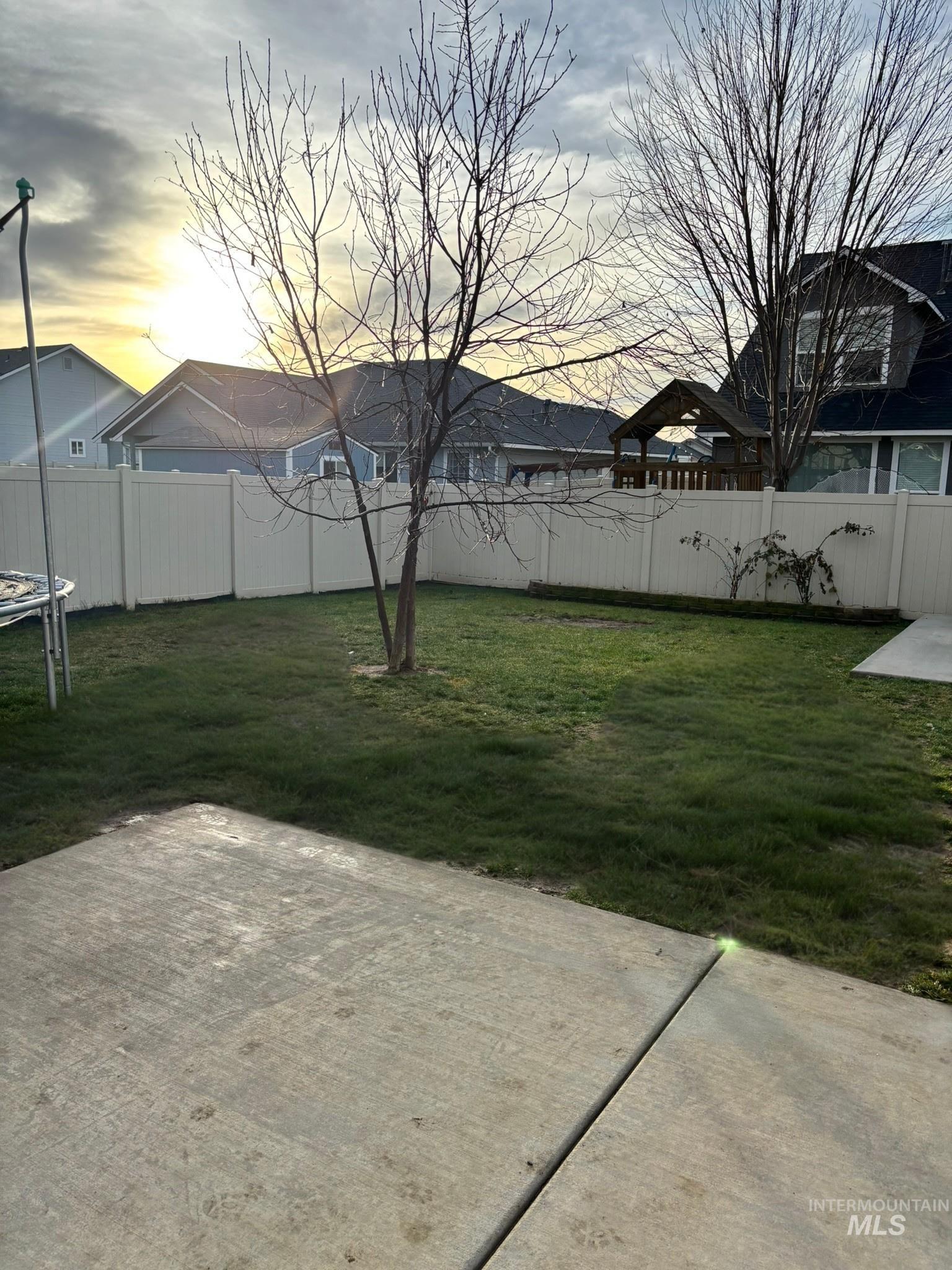 1506 Cottonwood Dr, Fruitland, Idaho 83619, 4 Bedrooms, 2 Bathrooms, Residential For Sale, Price $459,900,MLS 98969609