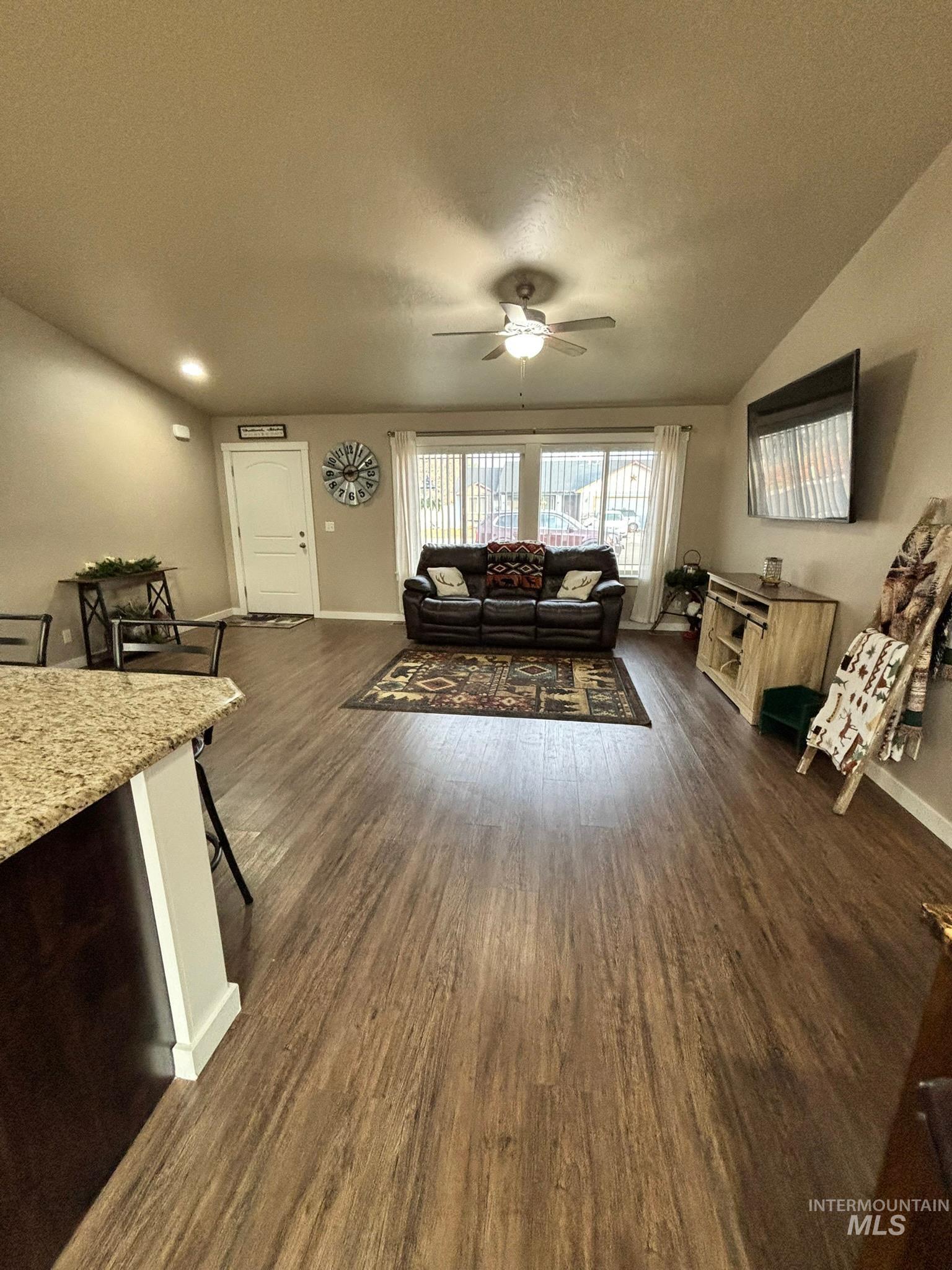 1506 Cottonwood Dr, Fruitland, Idaho 83619, 4 Bedrooms, 2 Bathrooms, Residential For Sale, Price $459,900,MLS 98969609