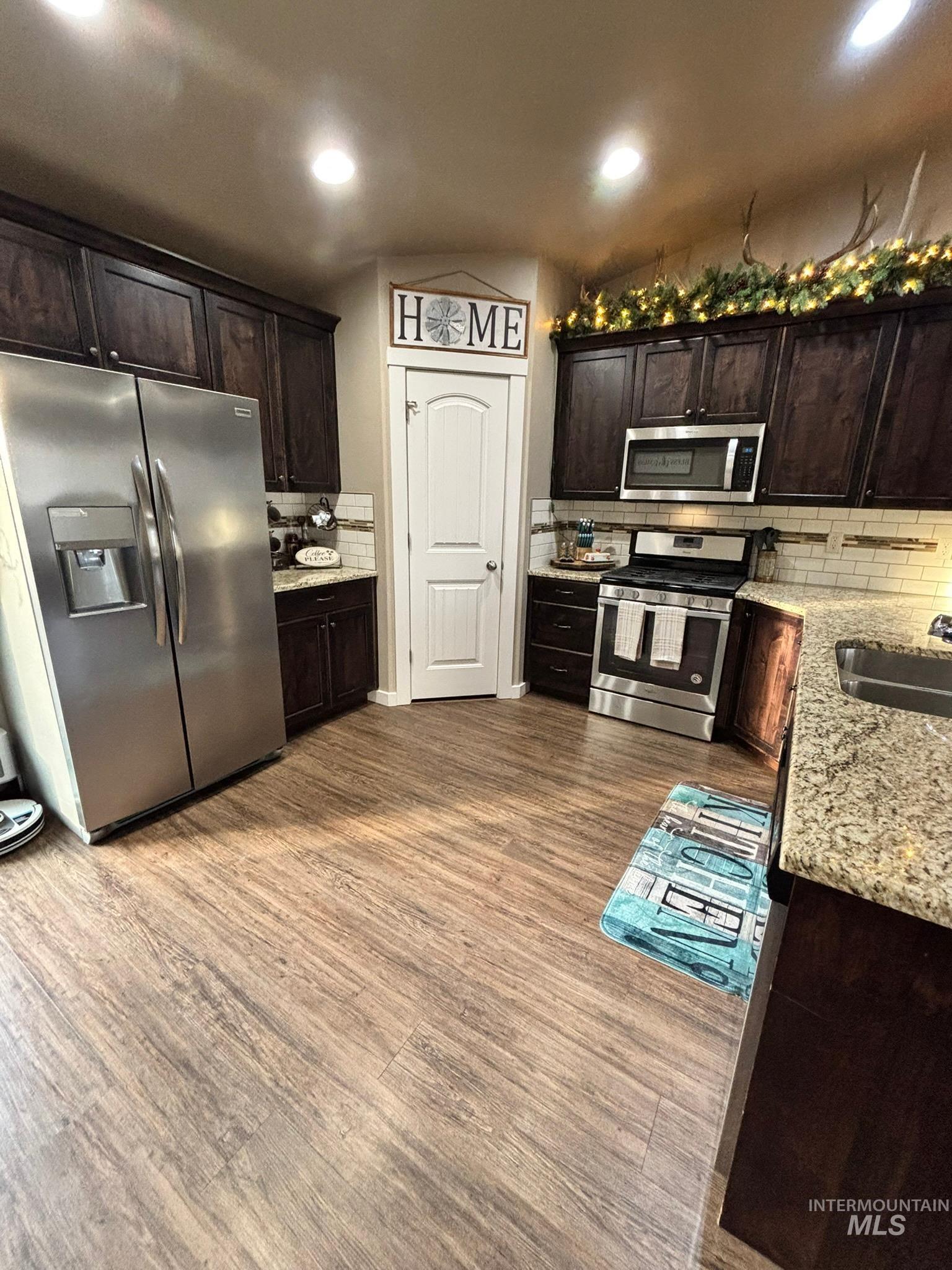 1506 Cottonwood Dr, Fruitland, Idaho 83619, 4 Bedrooms, 2 Bathrooms, Residential For Sale, Price $459,900,MLS 98969609