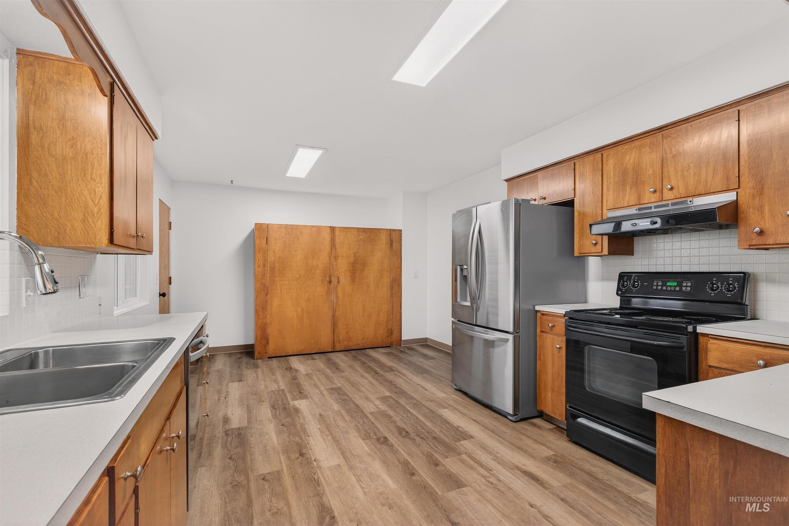 2244 2nd Street, Lewiston, Idaho 83501, 4 Bedrooms, 2 Bathrooms, Residential For Sale, Price $487,500,MLS 98969611