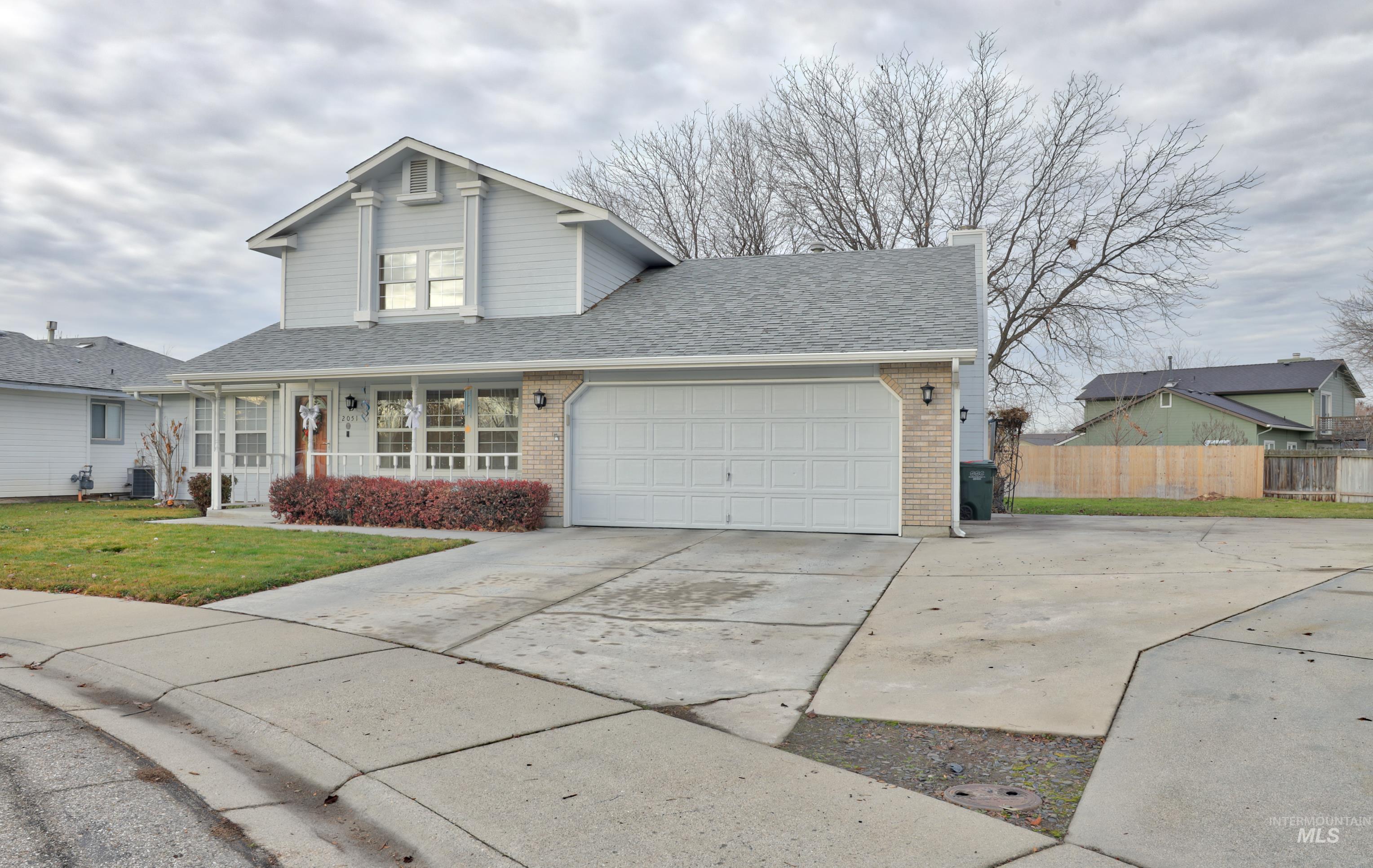 2051 N Applewood Place, Meridian, Idaho 83642-5736, 3 Bedrooms, 2 Bathrooms, Residential For Sale, Price $500,000,MLS 98969615