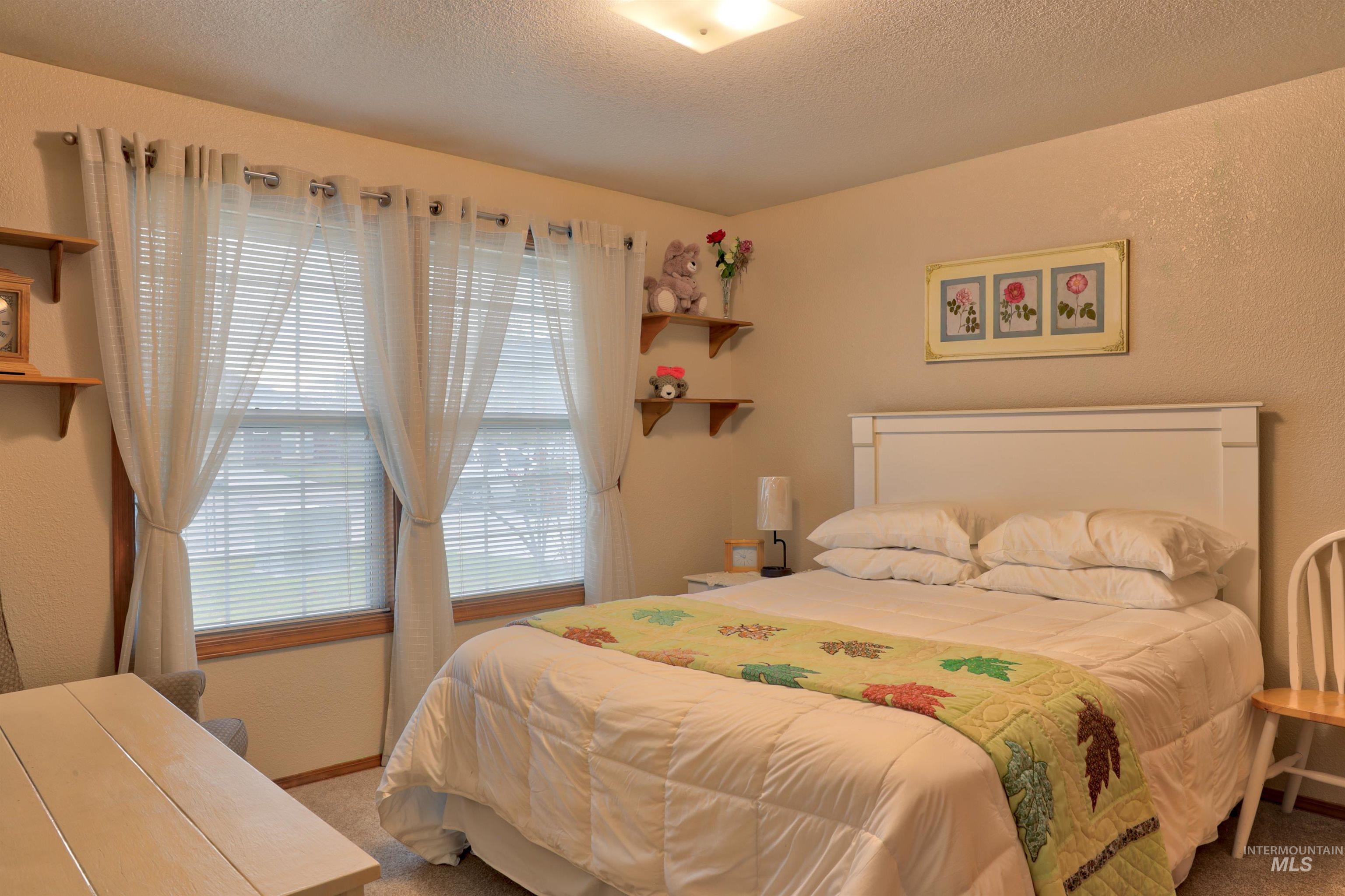 2051 N Applewood Place, Meridian, Idaho 83642-5736, 3 Bedrooms, 2 Bathrooms, Residential For Sale, Price $500,000,MLS 98969615