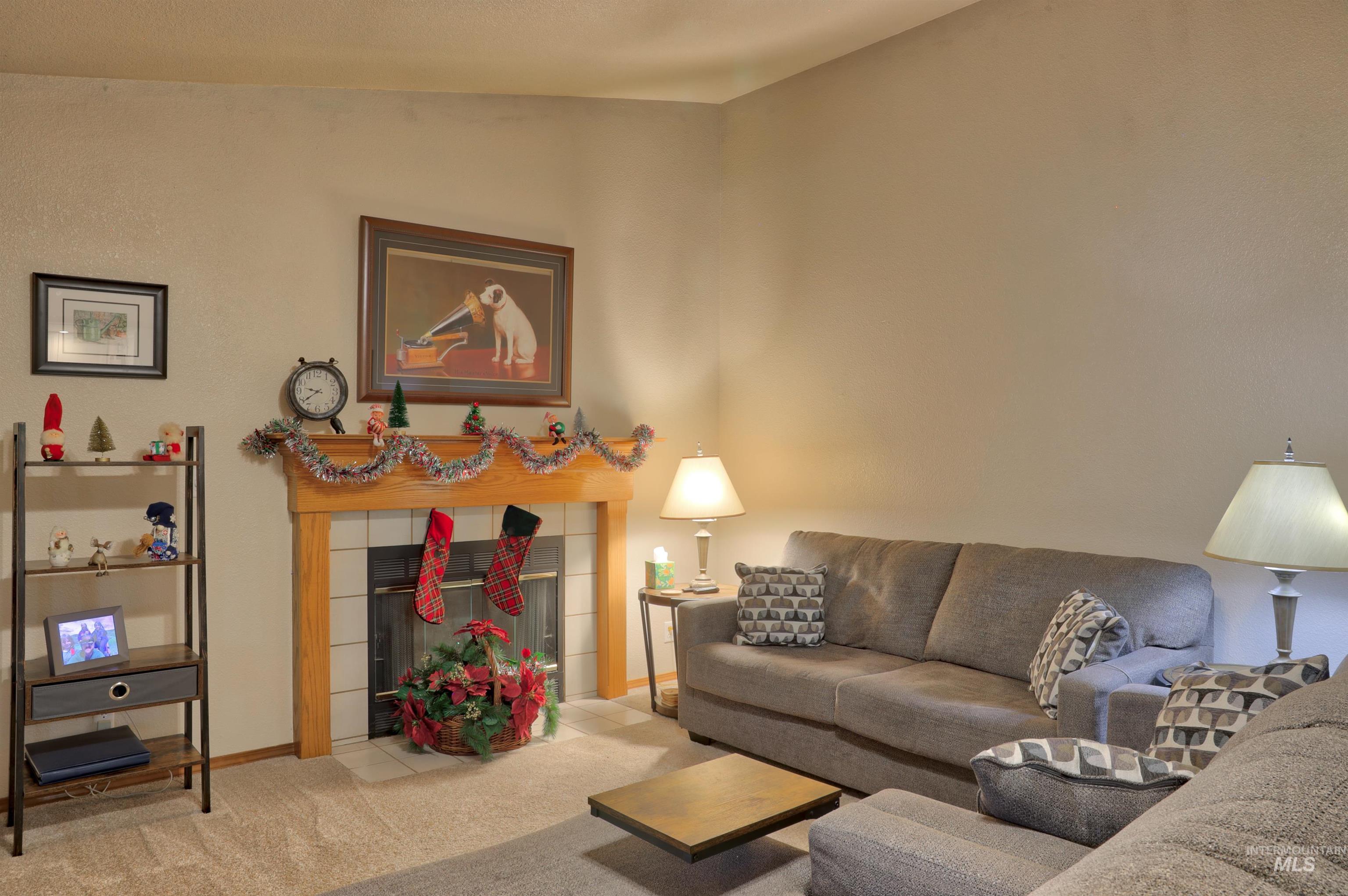 2051 N Applewood Place, Meridian, Idaho 83642-5736, 3 Bedrooms, 2 Bathrooms, Residential For Sale, Price $500,000,MLS 98969615