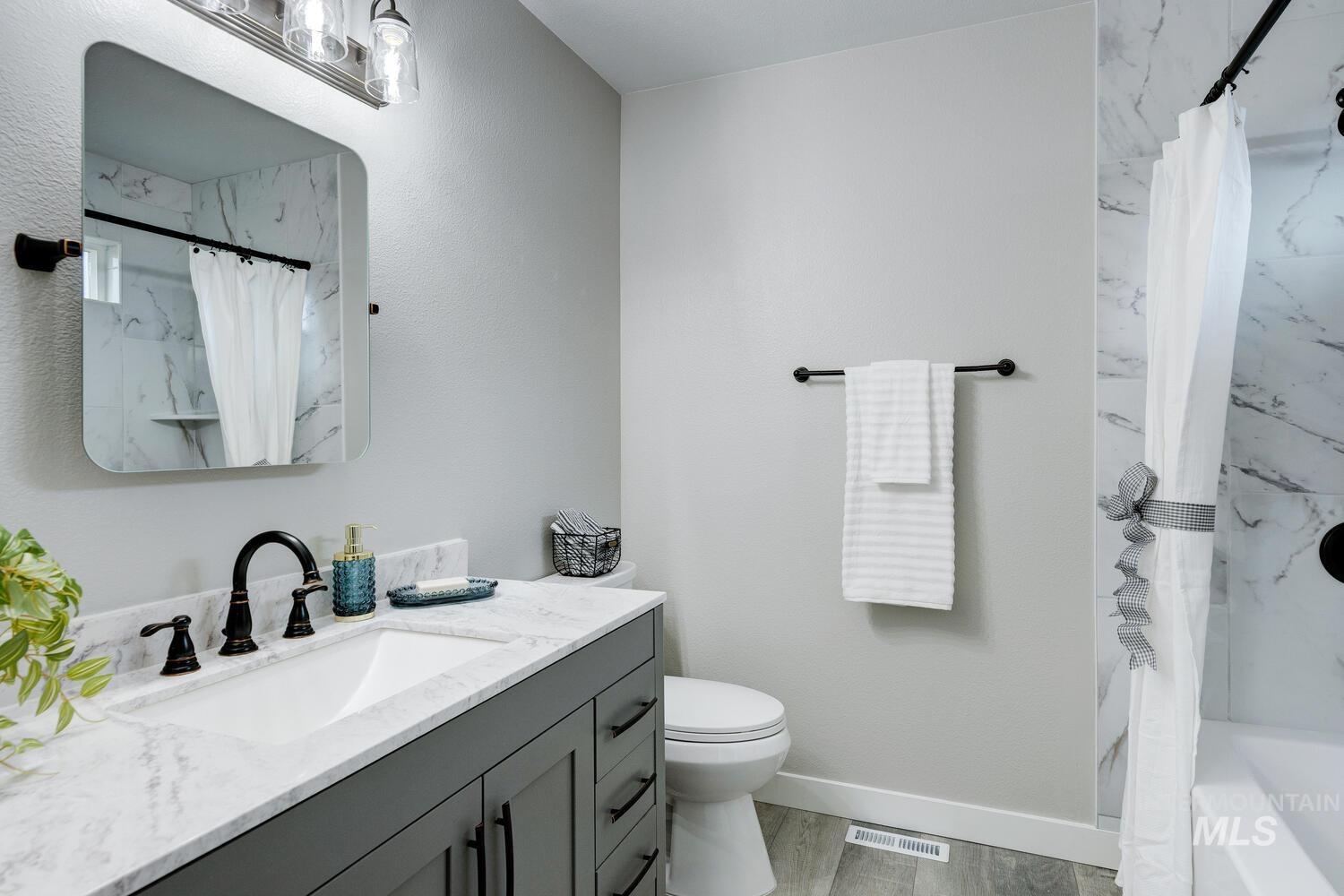 919 Muirfield, Nampa, Idaho 83686, 4 Bedrooms, 2 Bathrooms, Residential For Sale, Price $433,700,MLS 98969617