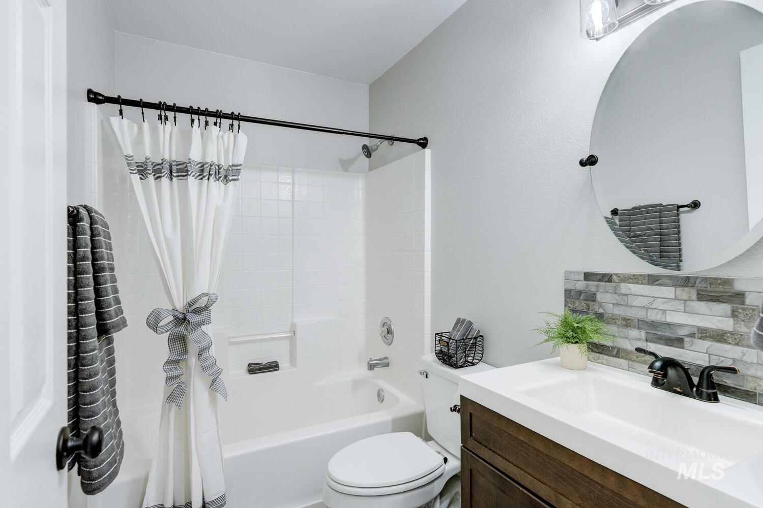 919 Muirfield, Nampa, Idaho 83686, 4 Bedrooms, 2 Bathrooms, Residential For Sale, Price $433,700,MLS 98969617