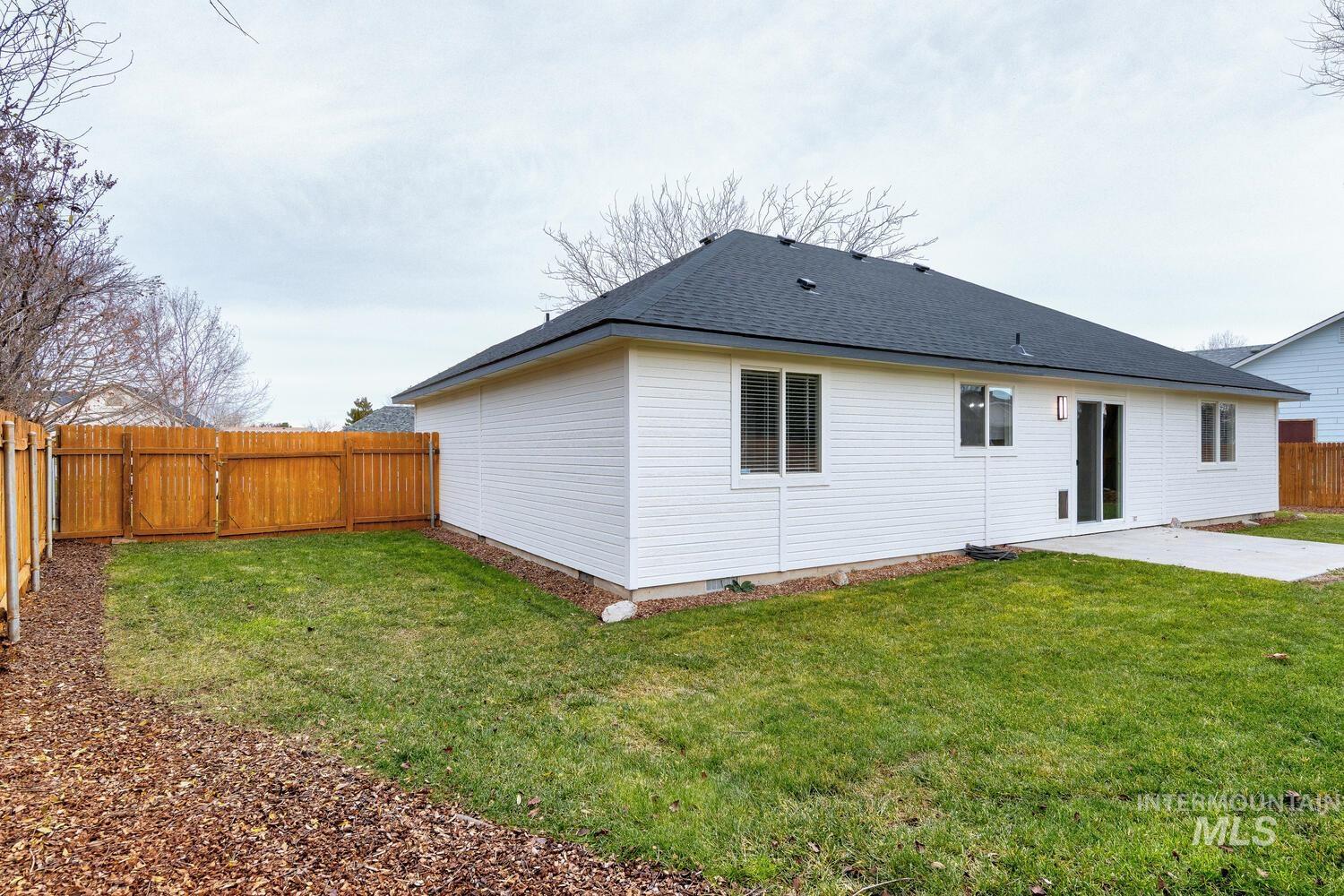 919 Muirfield, Nampa, Idaho 83686, 4 Bedrooms, 2 Bathrooms, Residential For Sale, Price $433,700,MLS 98969617