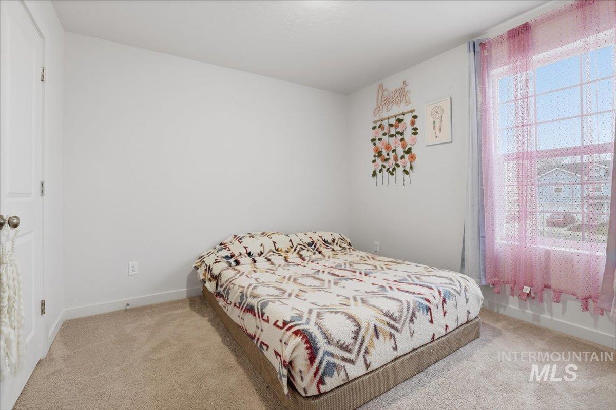 3225 E Mossy Rock Ct, Nampa, Idaho 83686, 4 Bedrooms, 3 Bathrooms, Residential For Sale, Price $425,000,MLS 98969621