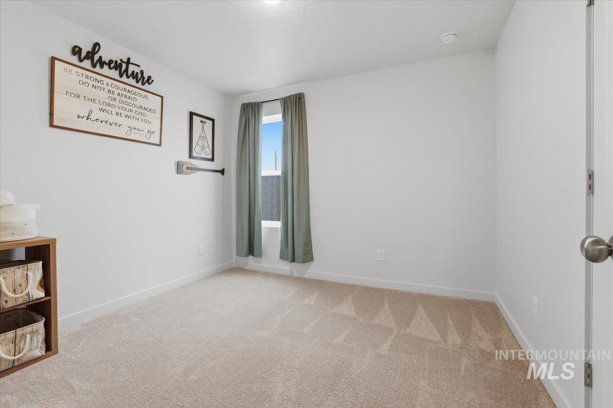 3225 E Mossy Rock Ct, Nampa, Idaho 83686, 4 Bedrooms, 3 Bathrooms, Residential For Sale, Price $425,000,MLS 98969621