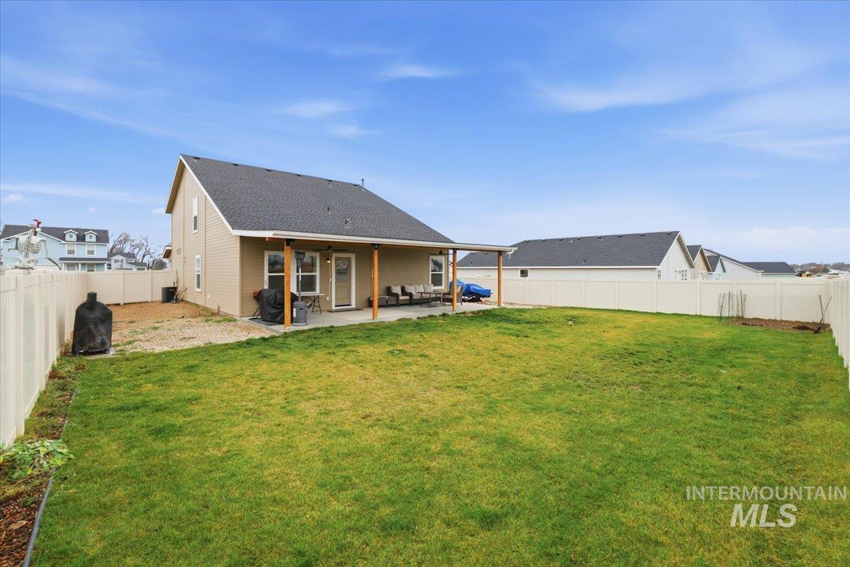 3225 E Mossy Rock Ct, Nampa, Idaho 83686, 4 Bedrooms, 3 Bathrooms, Residential For Sale, Price $425,000,MLS 98969621