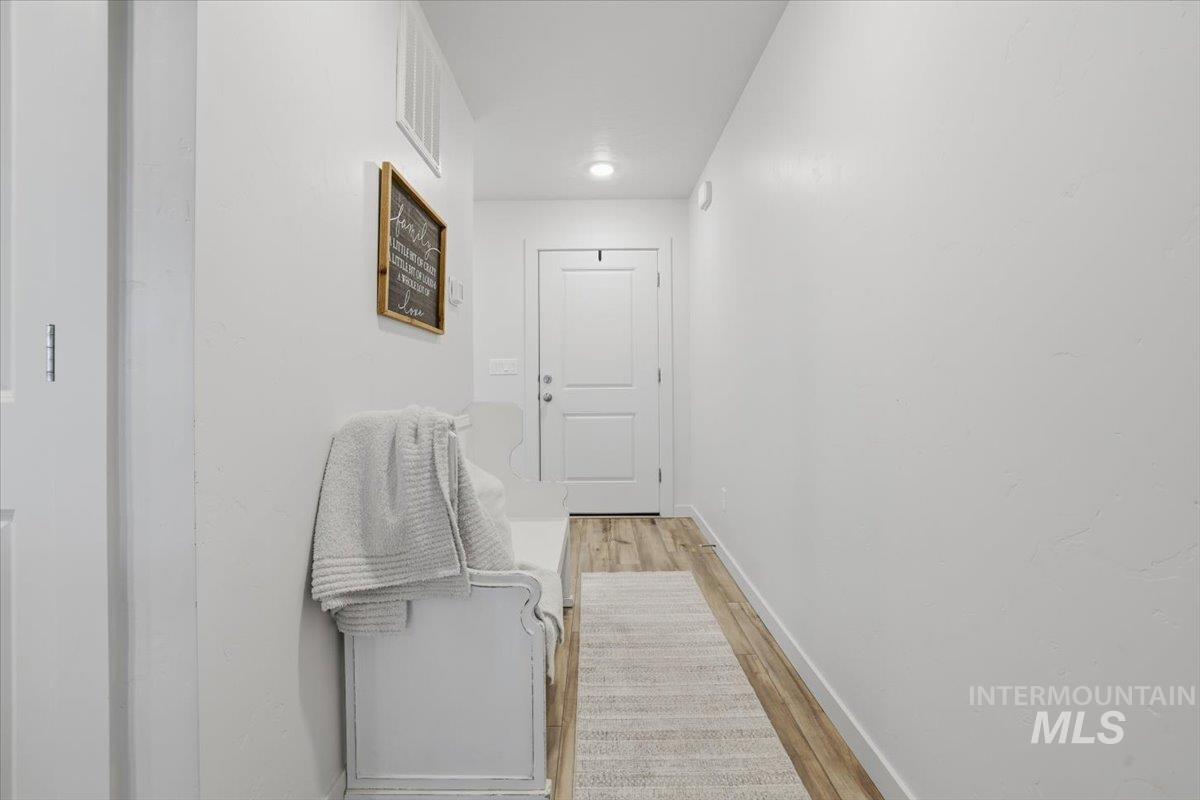 3225 E Mossy Rock Ct, Nampa, Idaho 83686, 4 Bedrooms, 3 Bathrooms, Residential For Sale, Price $425,000,MLS 98969621