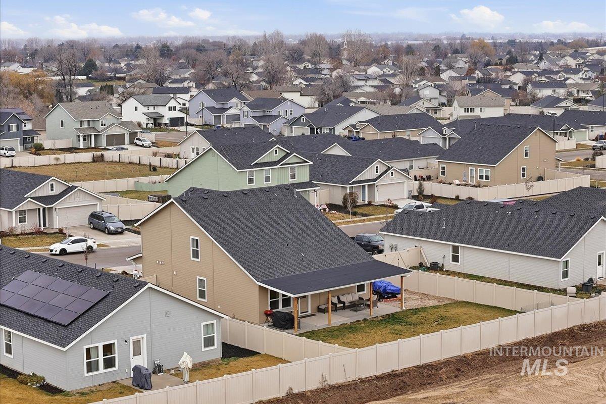 3225 E Mossy Rock Ct, Nampa, Idaho 83686, 4 Bedrooms, 3 Bathrooms, Residential For Sale, Price $425,000,MLS 98969621