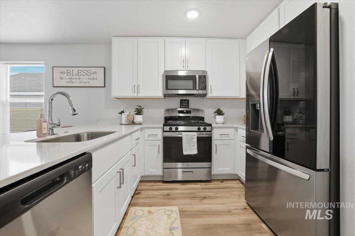 3225 E Mossy Rock Ct, Nampa, Idaho 83686, 4 Bedrooms, 3 Bathrooms, Residential For Sale, Price $425,000,MLS 98969621