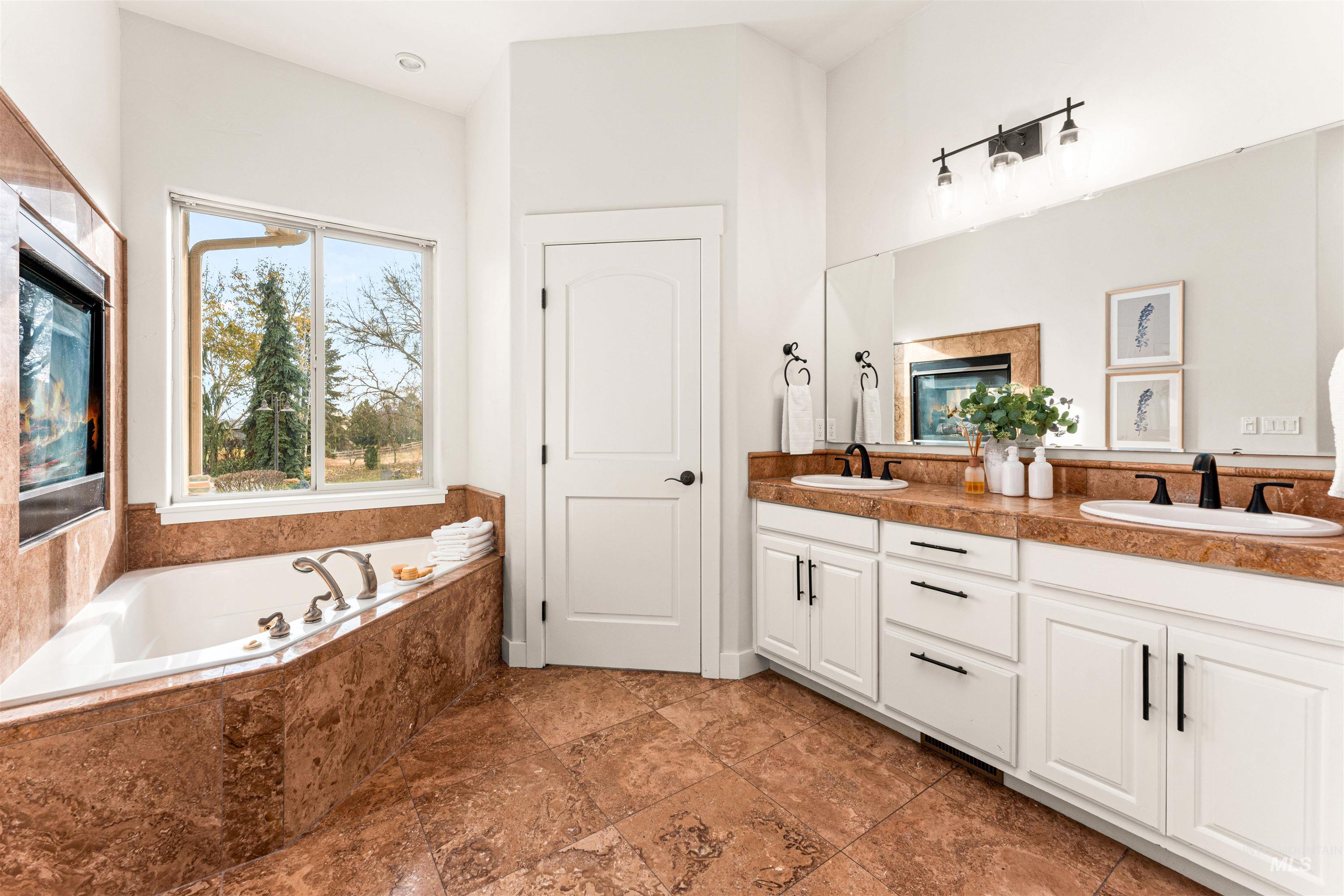 4262 S Rustler Lane, Meridian, Idaho 83642, 5 Bedrooms, 4.5 Bathrooms, Residential For Sale, Price $3,195,000,MLS 98969624