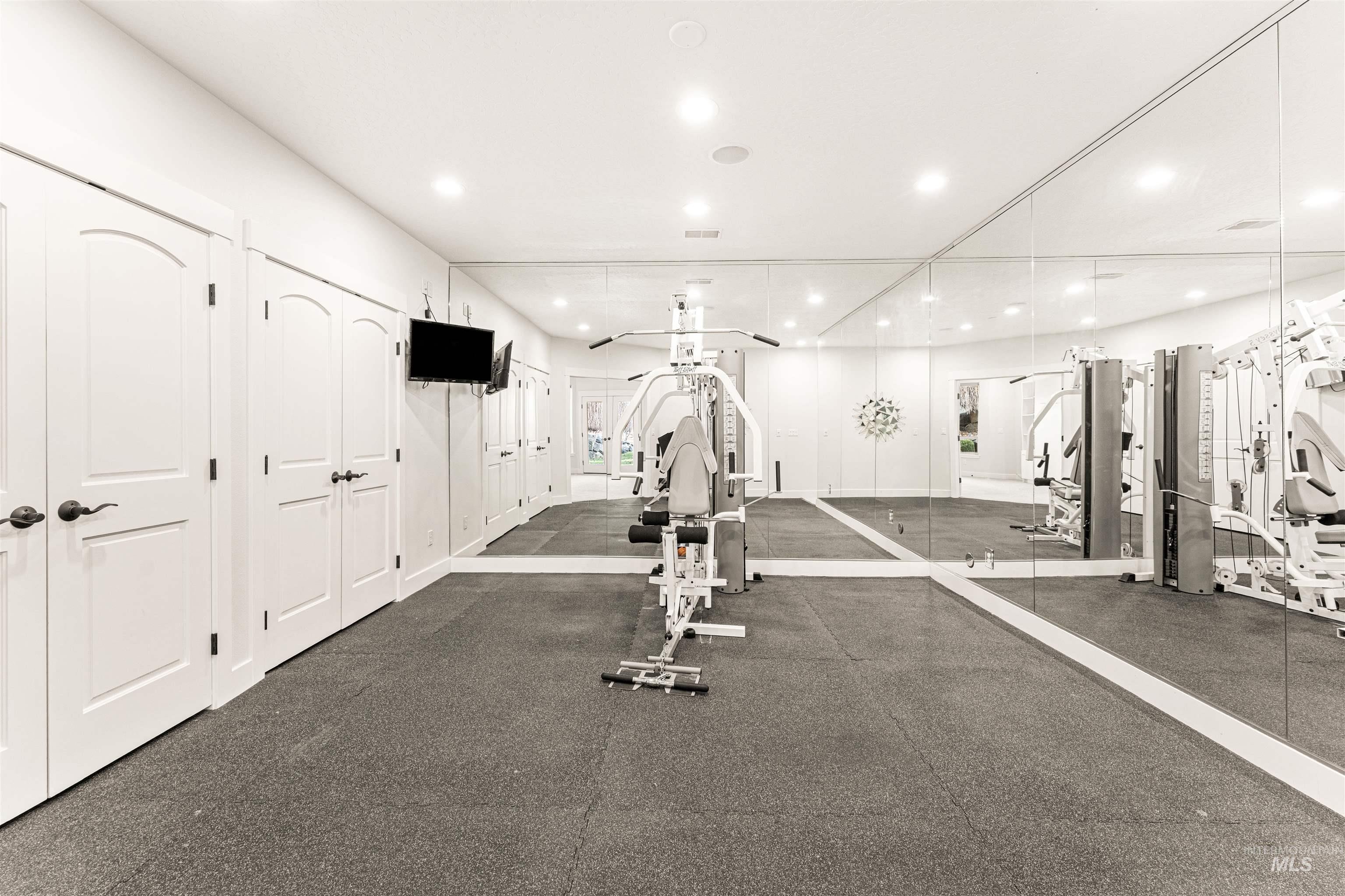 Exercise room with recessed lighting