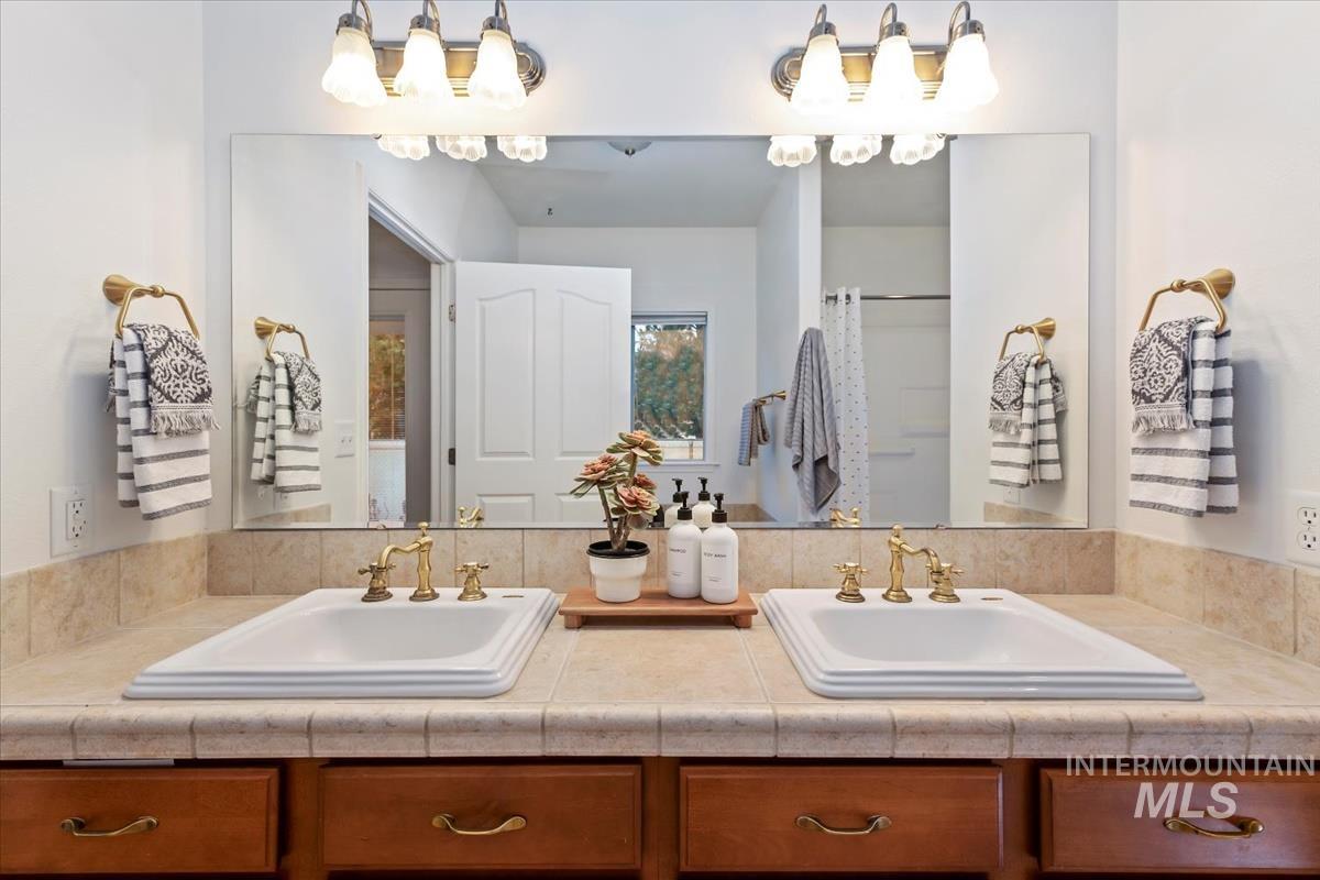 2308 E Chimere Dr, Meridian, Idaho 83646, 4 Bedrooms, 2 Bathrooms, Residential For Sale, Price $629,900, 98969628