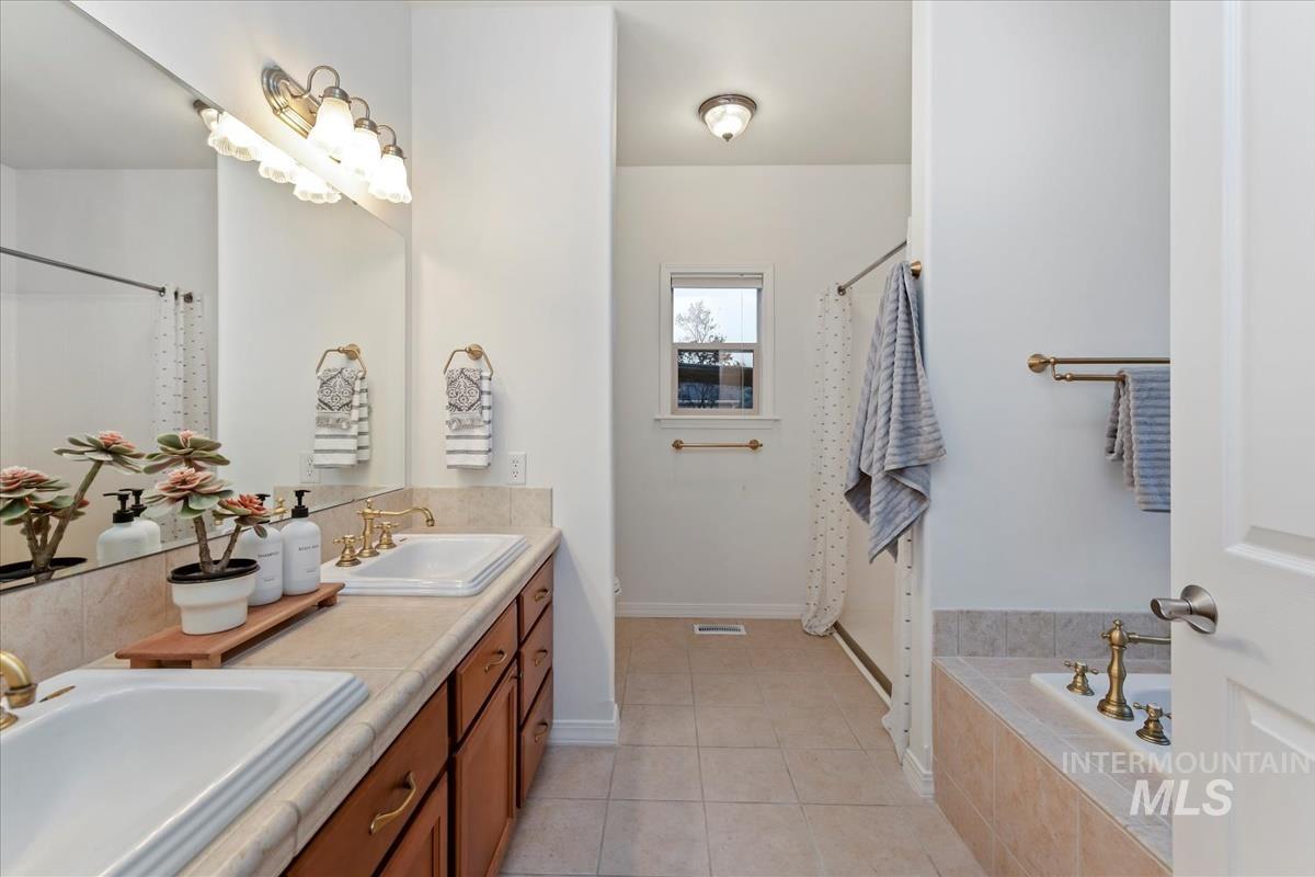 2308 E Chimere Dr, Meridian, Idaho 83646, 4 Bedrooms, 2 Bathrooms, Residential For Sale, Price $629,900, 98969628