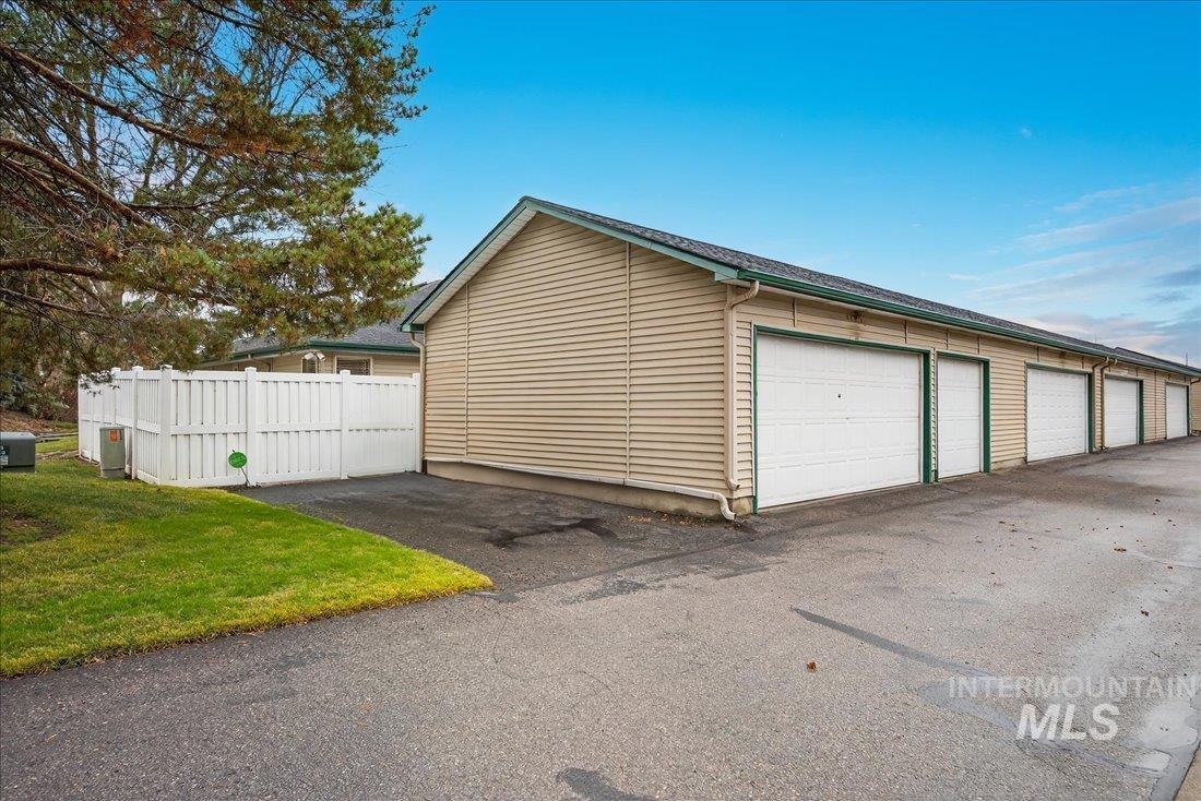 3830 N Kessinger Ln, Garden City, Idaho 83703, 2 Bedrooms, 2 Bathrooms, Residential For Sale, Price $419,900, 98969631