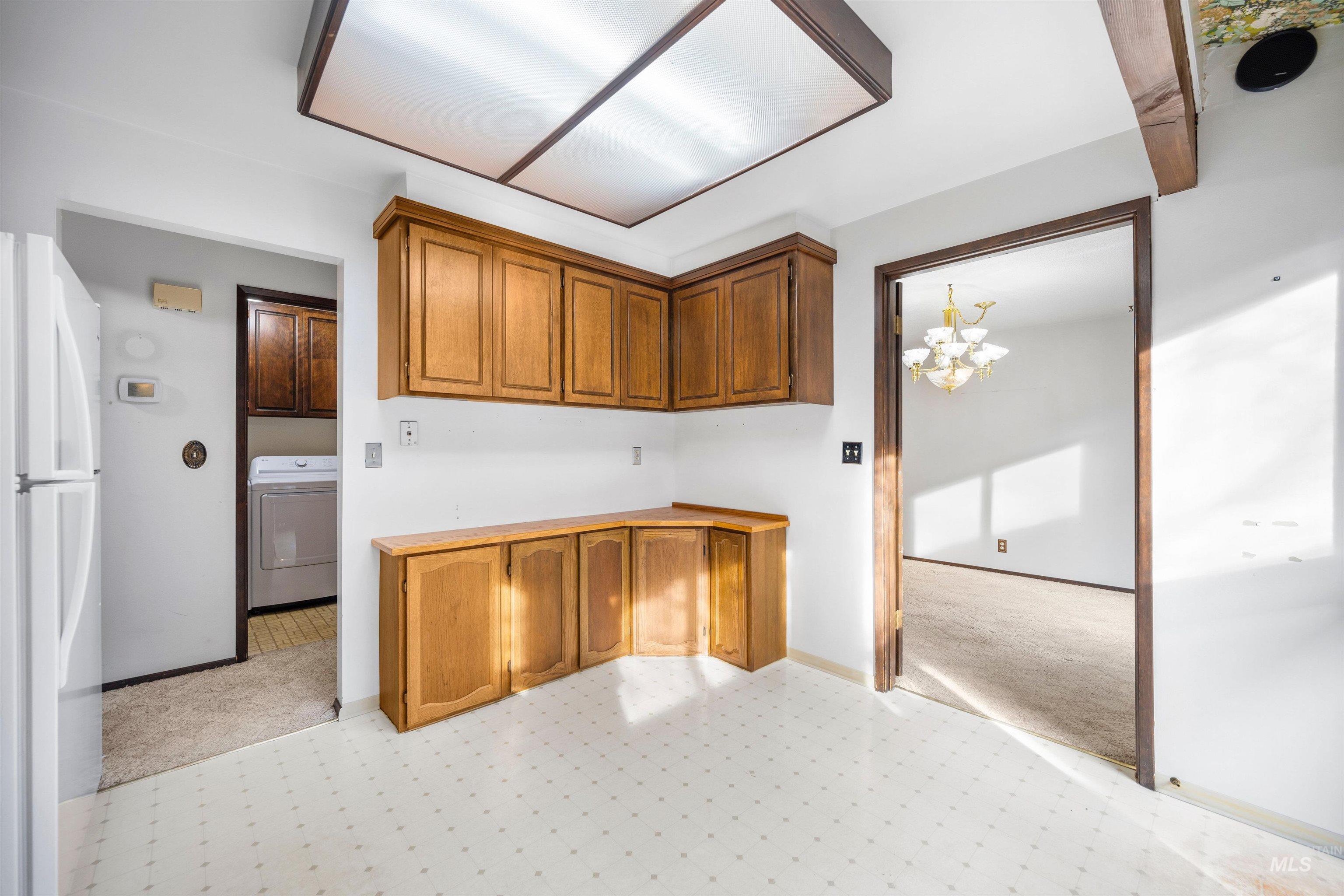 1009 E Strawberry Lane, Boise, Idaho 83712-7726, 3 Bedrooms, 2 Bathrooms, Residential For Sale, Price $575,000, 98969632