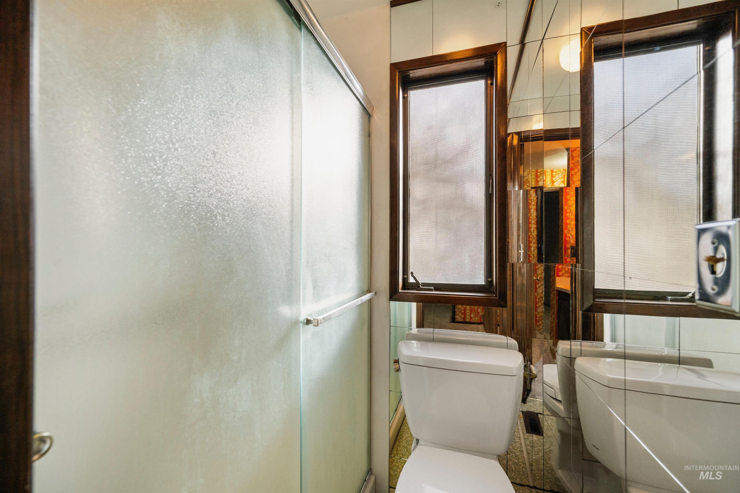 1009 E Strawberry Lane, Boise, Idaho 83712-7726, 3 Bedrooms, 2 Bathrooms, Residential For Sale, Price $575,000, 98969632