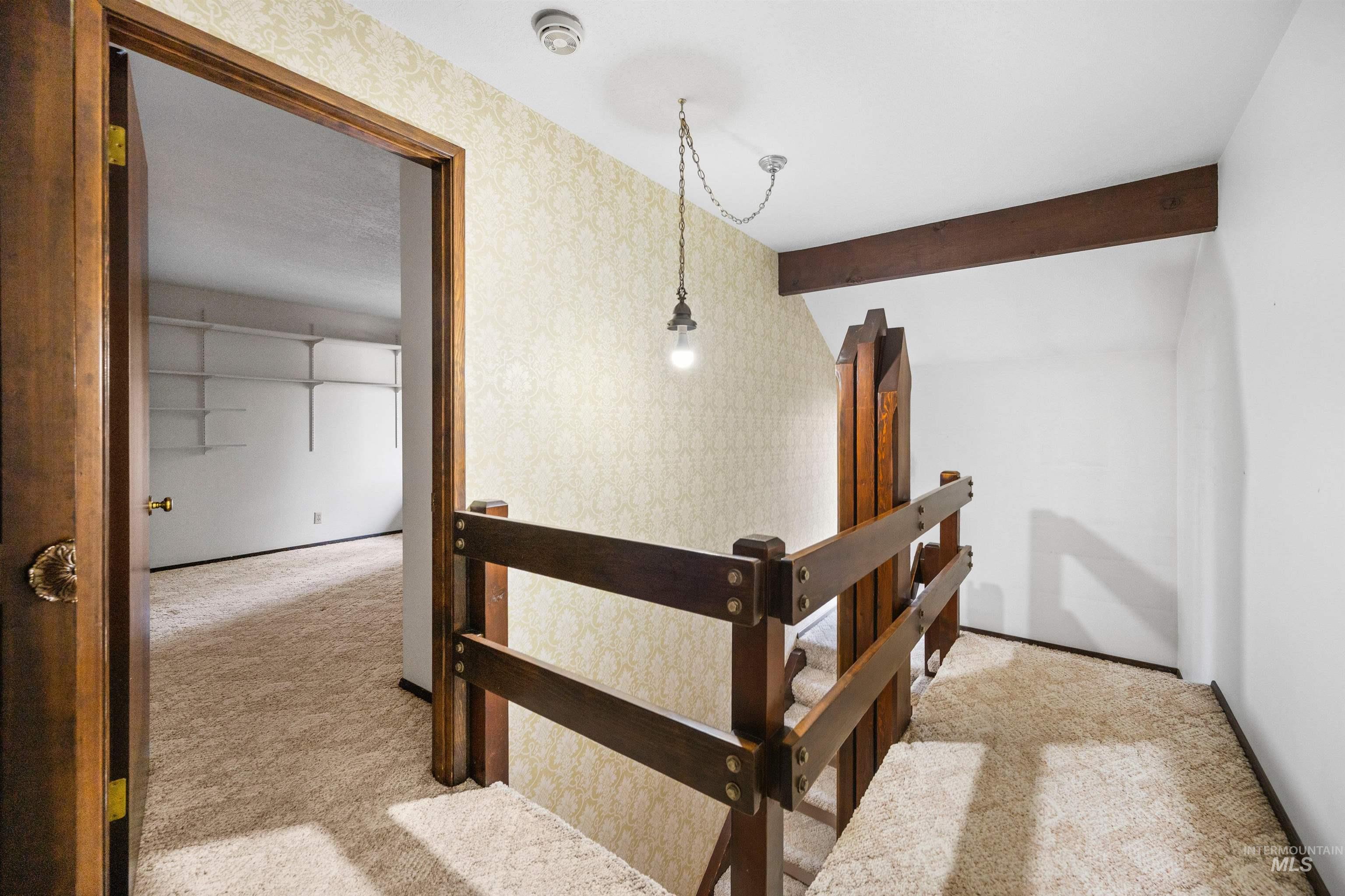 1009 E Strawberry Lane, Boise, Idaho 83712-7726, 3 Bedrooms, 2 Bathrooms, Residential For Sale, Price $575,000, 98969632