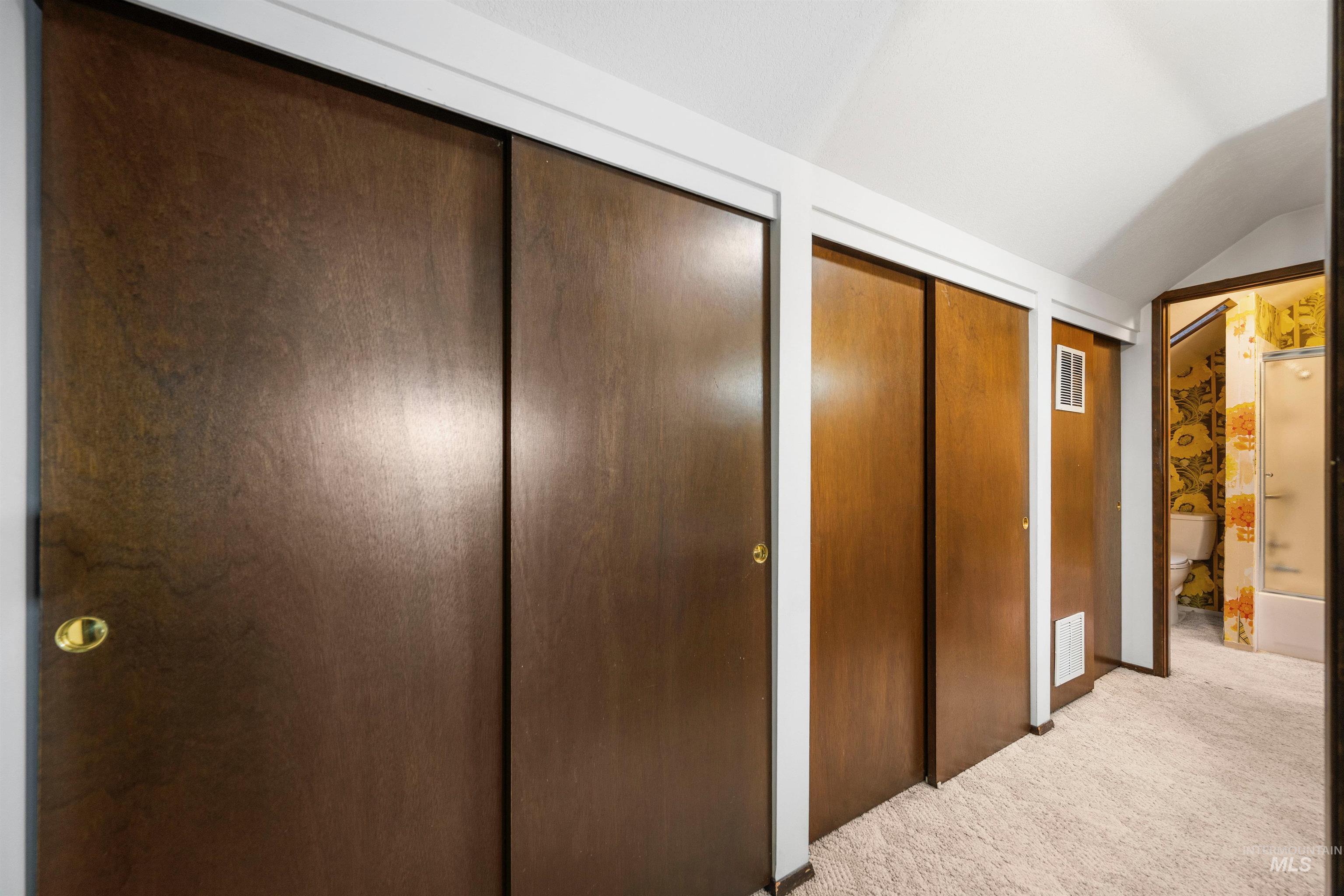 1009 E Strawberry Lane, Boise, Idaho 83712-7726, 3 Bedrooms, 2 Bathrooms, Residential For Sale, Price $575,000, 98969632