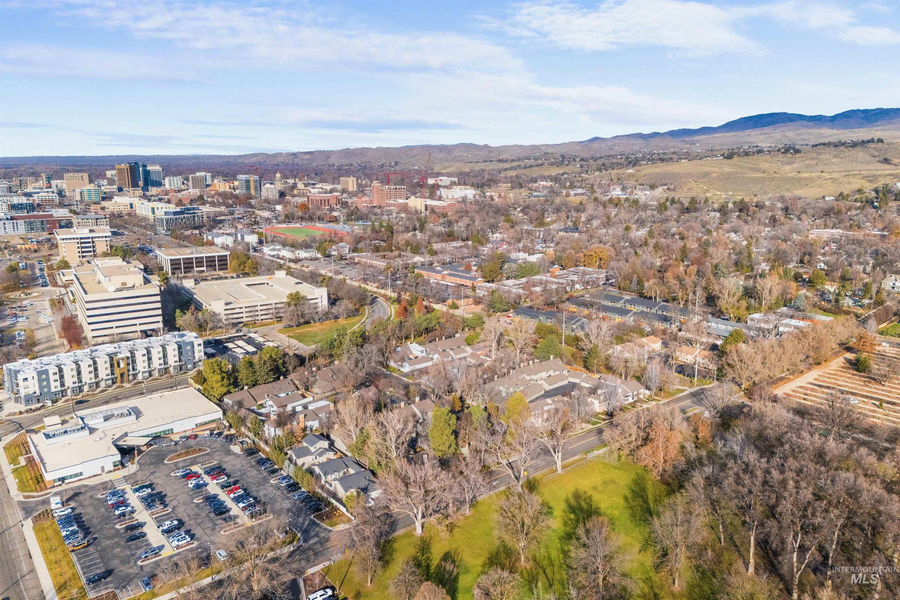 1009 E Strawberry Lane, Boise, Idaho 83712-7726, 3 Bedrooms, 2 Bathrooms, Residential For Sale, Price $575,000, 98969632