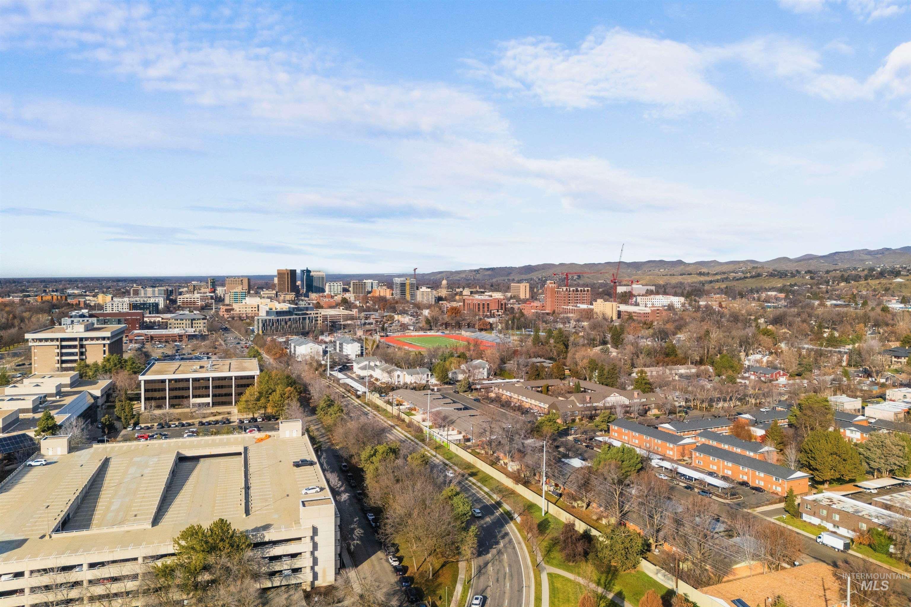 1009 E Strawberry Lane, Boise, Idaho 83712-7726, 3 Bedrooms, 2 Bathrooms, Residential For Sale, Price $575,000, 98969632