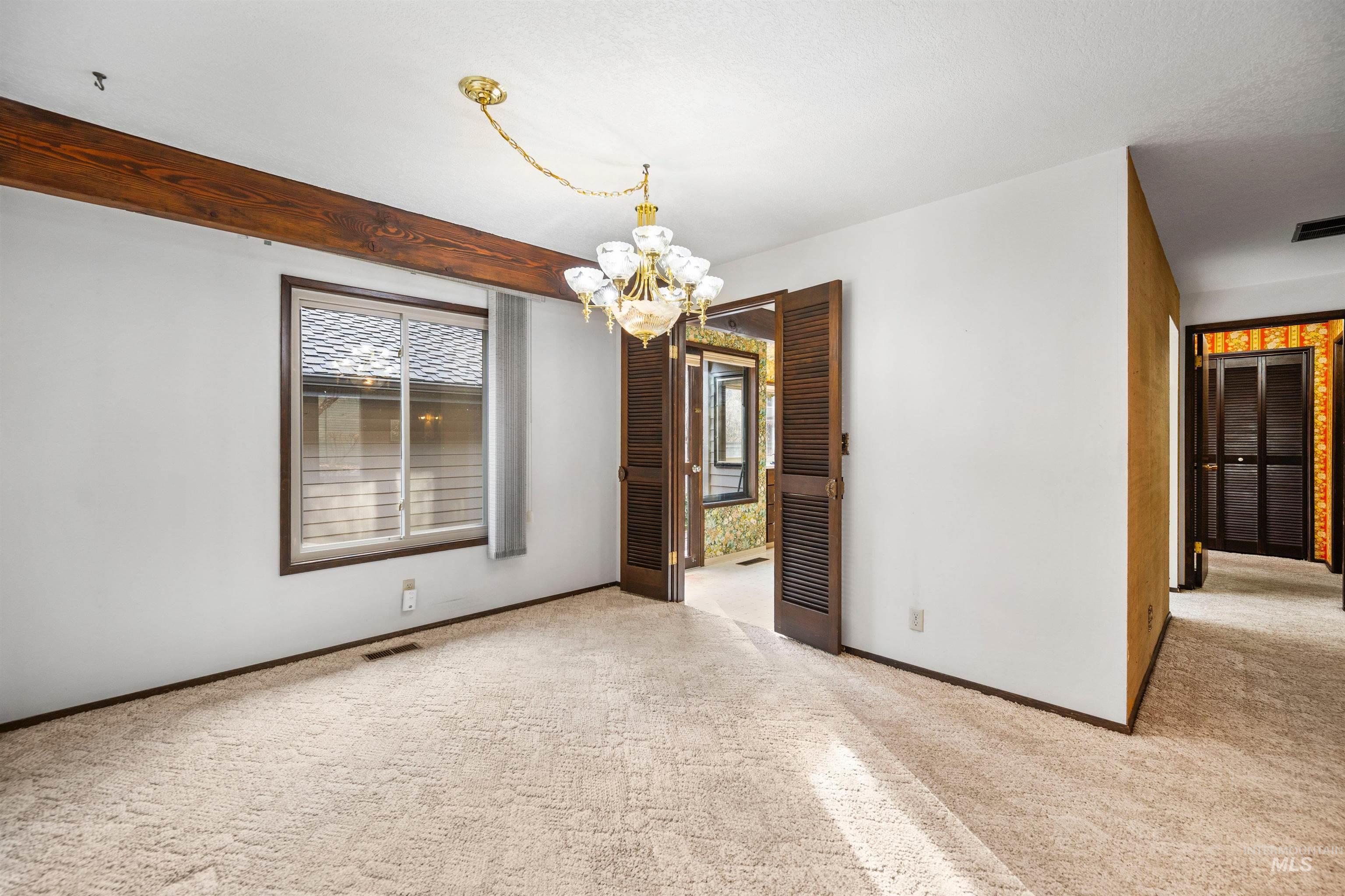 1009 E Strawberry Lane, Boise, Idaho 83712-7726, 3 Bedrooms, 2 Bathrooms, Residential For Sale, Price $575,000, 98969632