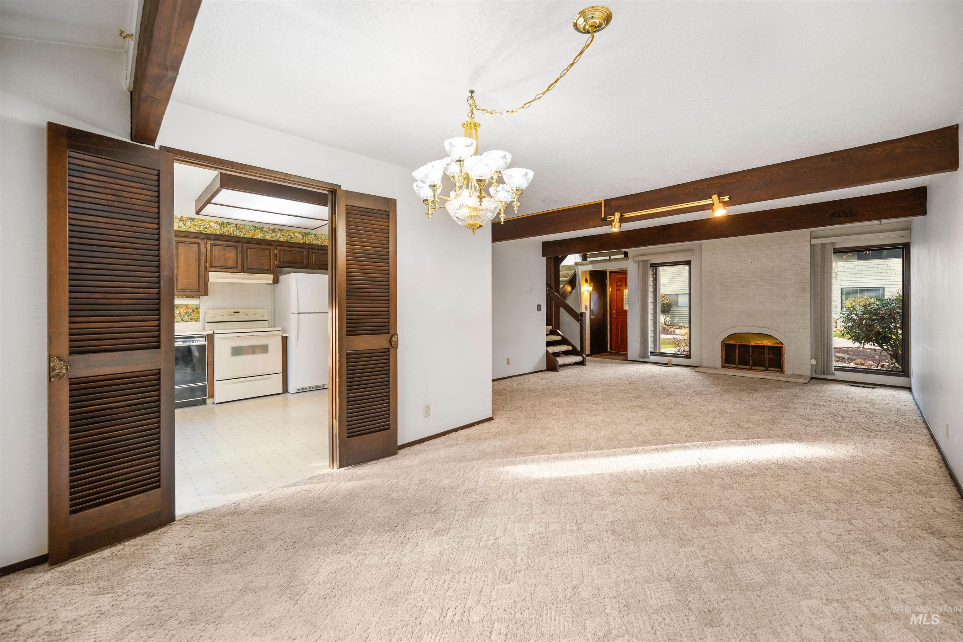 1009 E Strawberry Lane, Boise, Idaho 83712-7726, 3 Bedrooms, 2 Bathrooms, Residential For Sale, Price $575,000, 98969632