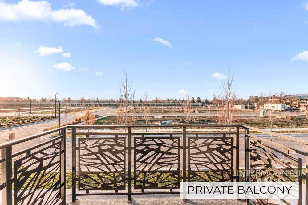 381 E Lombard Ln, Eagle, Idaho 83616, 3 Bedrooms, 2.5 Bathrooms, Residential For Sale, Price $588,995, 98969641