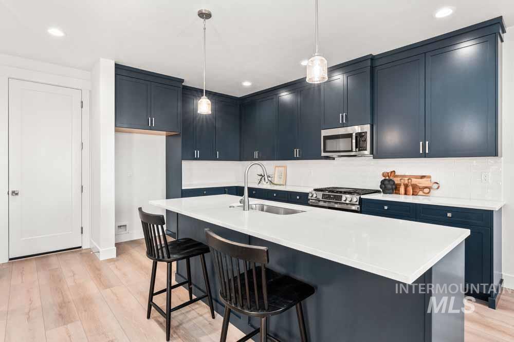 381 E Lombard Ln, Eagle, Idaho 83616, 3 Bedrooms, 2.5 Bathrooms, Residential For Sale, Price $588,995, 98969641