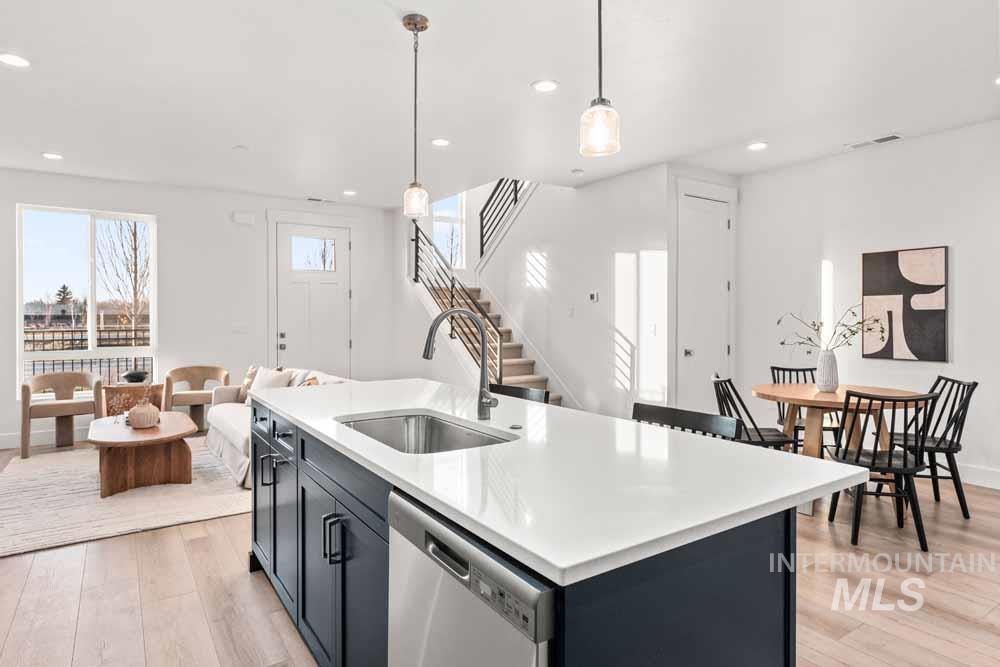 381 E Lombard Ln, Eagle, Idaho 83616, 3 Bedrooms, 2.5 Bathrooms, Residential For Sale, Price $588,995, 98969641