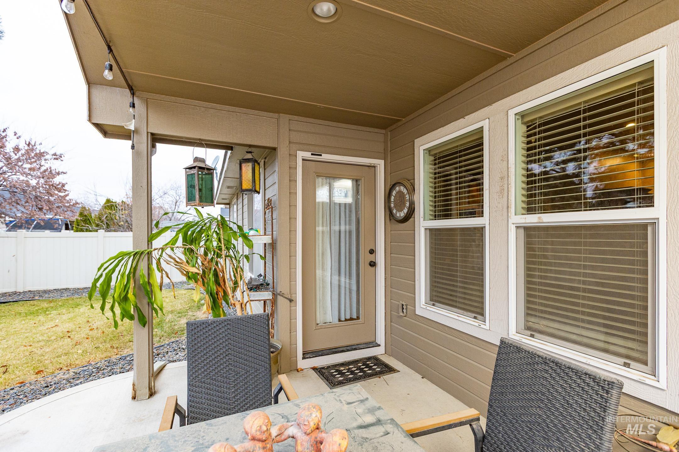 Entrance to property featuring a patio area