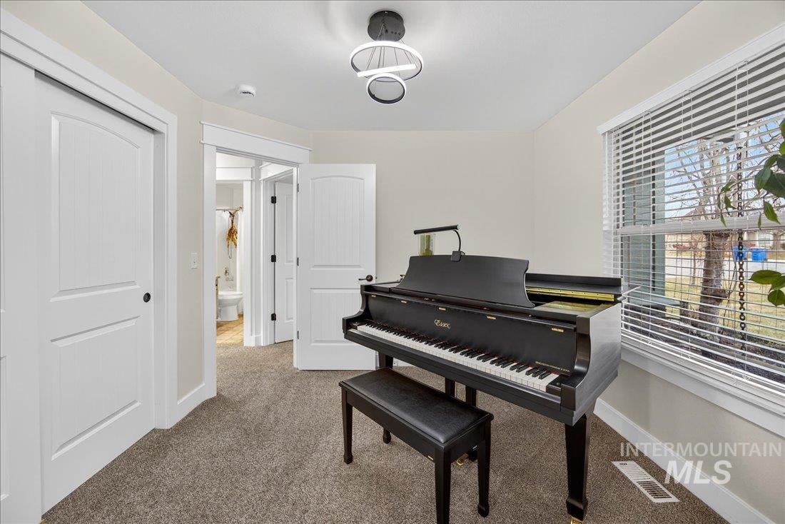 6113 S Roaring River Ave., Boise, Idaho 83709, 4 Bedrooms, 2.5 Bathrooms, Residential For Sale, Price $549,000, 98969644