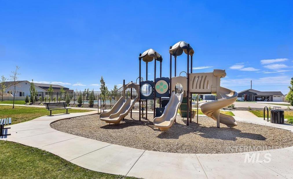 7092 W Grand Rapids Dr, Meridian, Idaho 83646, 5 Bedrooms, 2.5 Bathrooms, Residential For Sale, Price $489,900, 98969649